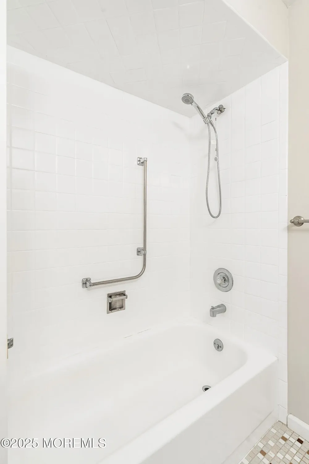 Property Slideshow image 29 of 43 | 9 whitney ct, Brick, NJ, 08724