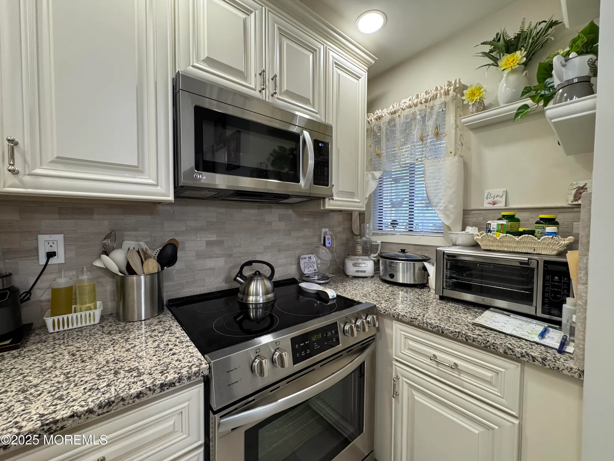 Property Slideshow image 4 of 26 | 86 arrowood rd b, Manalapan, NJ, 07726