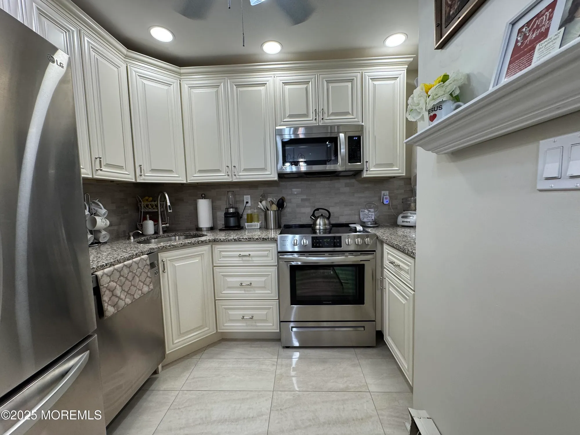 Property Slideshow image 5 of 26 | 86 arrowood rd b, Manalapan, NJ, 07726