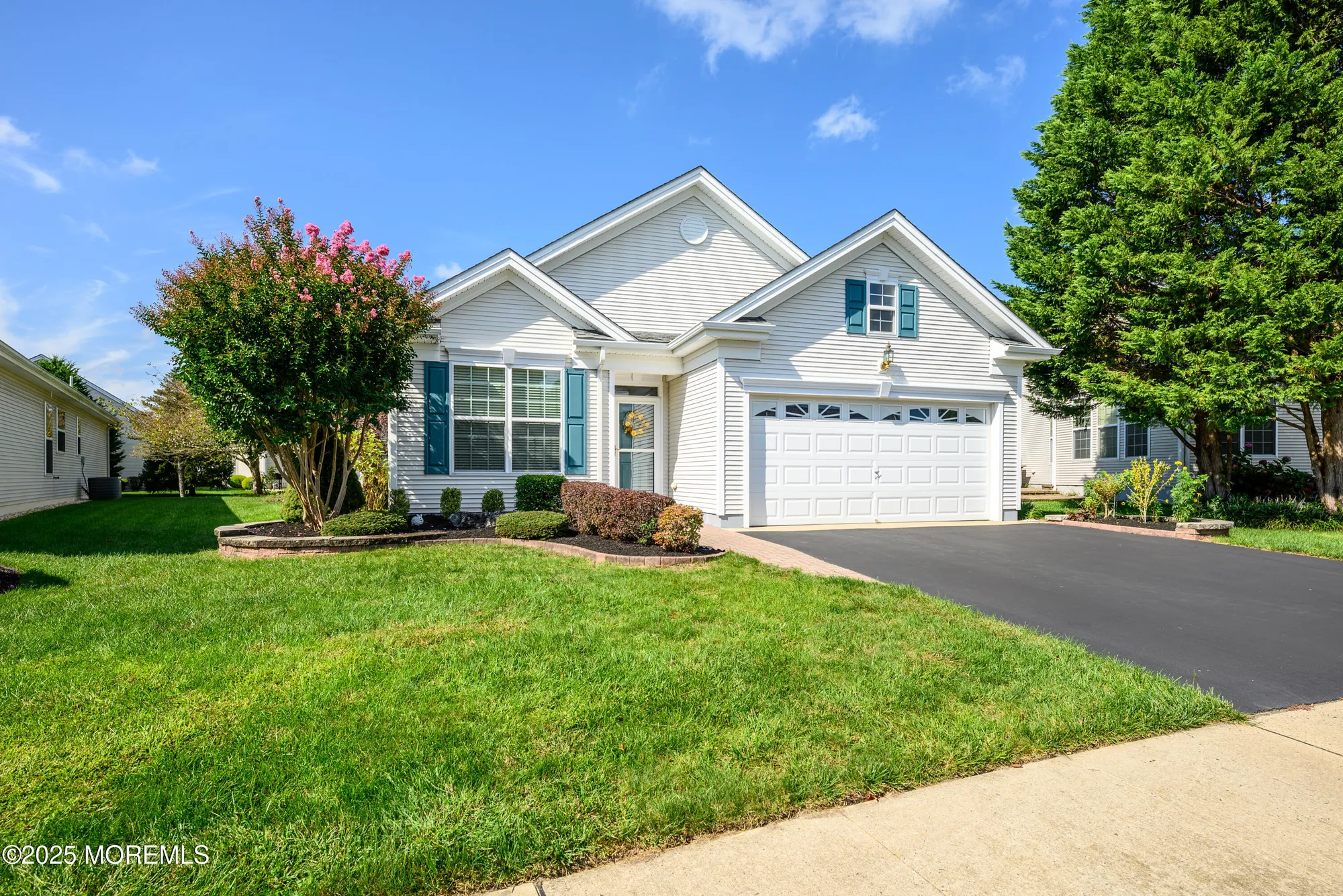 Property Slideshow image 1 of 35 | 4 gladston ct, Jackson, NJ, 08527
