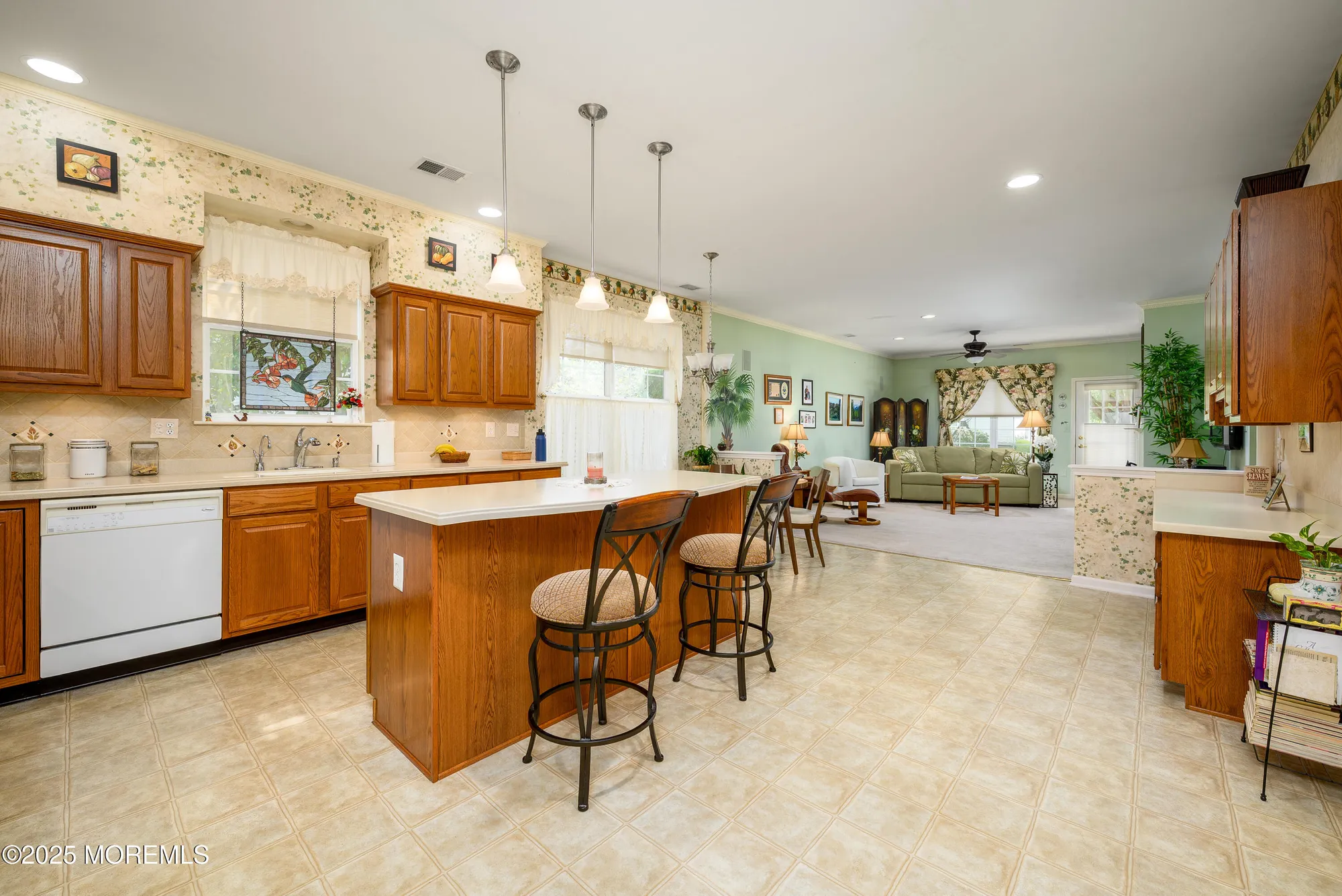 Property Slideshow image 4 of 35 | 4 gladston ct, Jackson, NJ, 08527