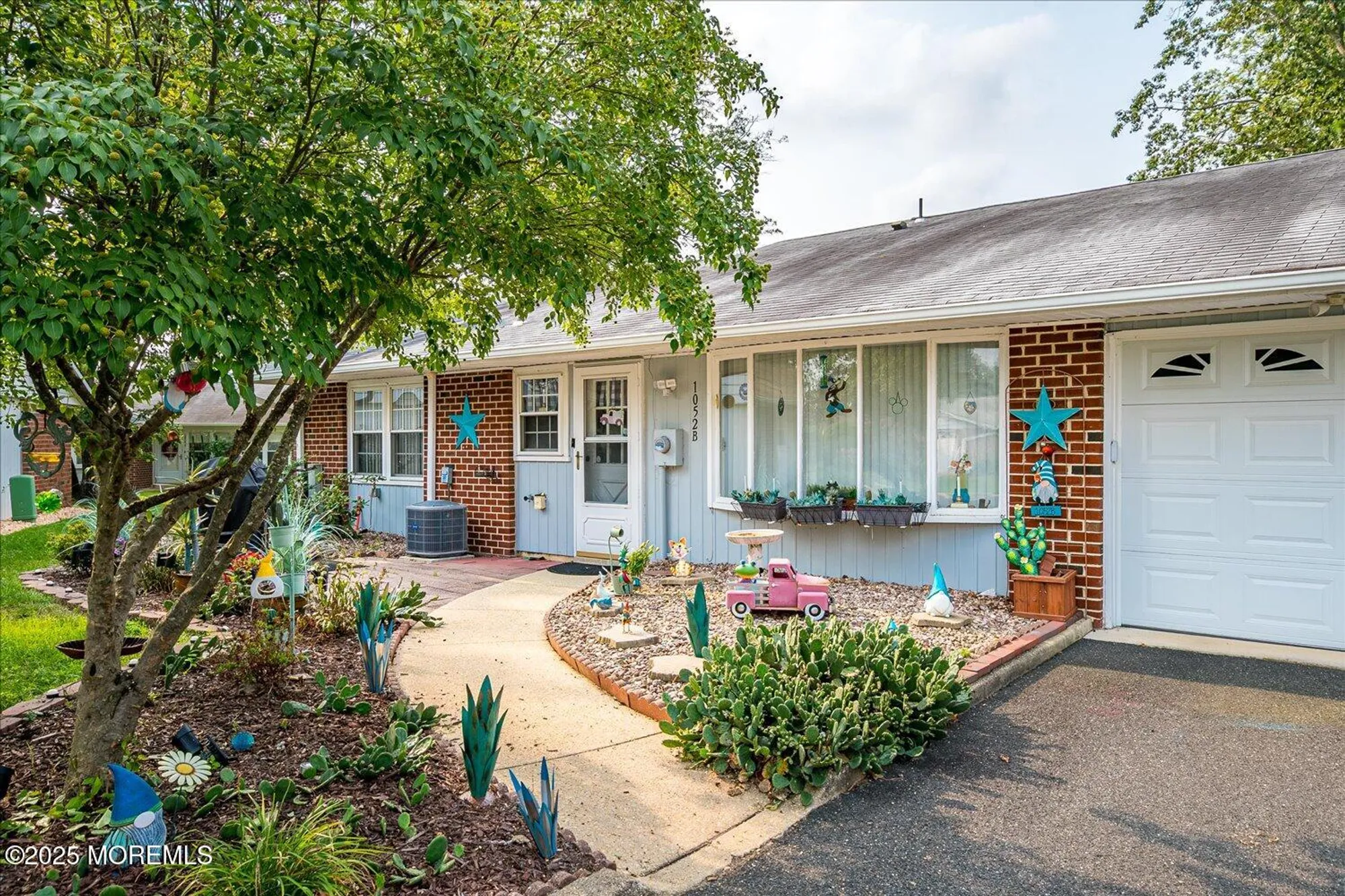 Property Slideshow image 2 of 31 | 1052b shetland dr, Lakewood, NJ, 08701