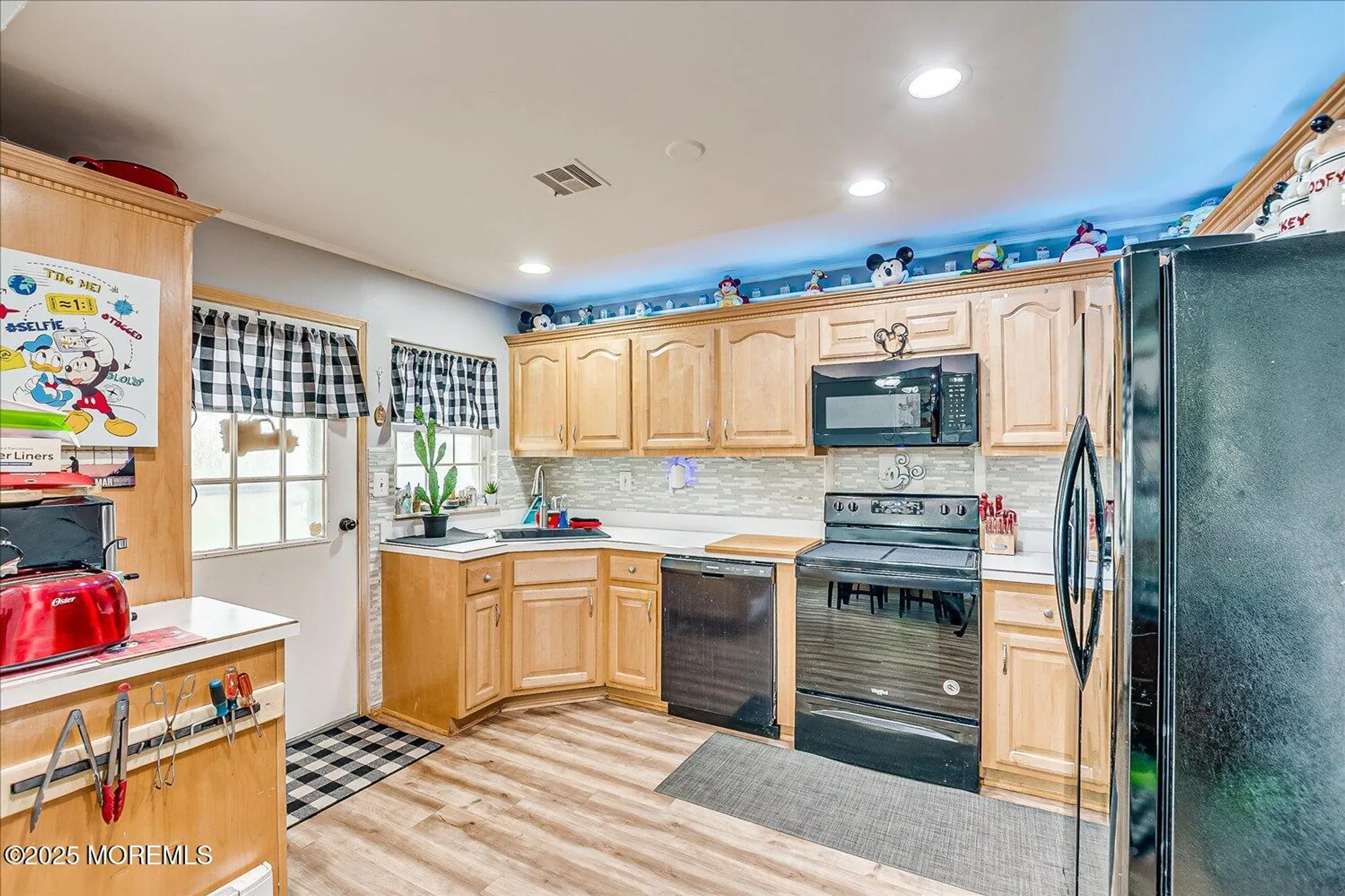 Property Slideshow image 8 of 31 | 1052b shetland dr, Lakewood, NJ, 08701