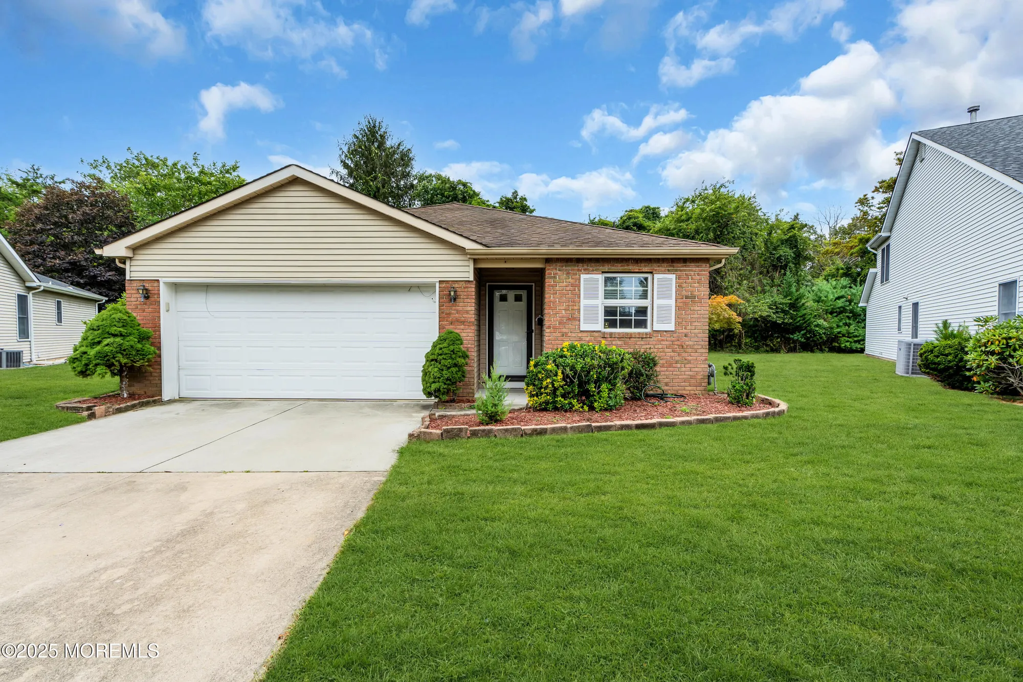 Property Slideshow image 4 of 31 | 1970 cherryvale ct, Toms River, NJ, 08755