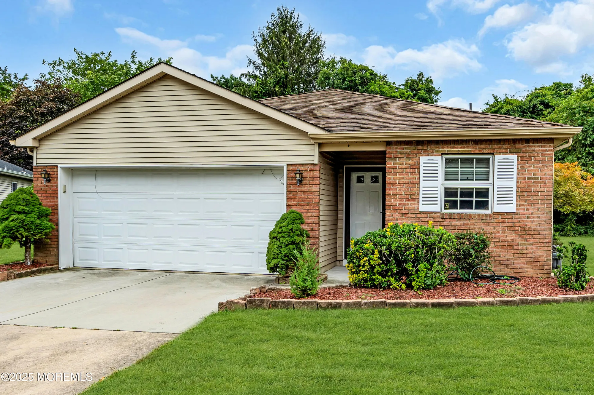 Property Slideshow image 8 of 31 | 1970 cherryvale ct, Toms River, NJ, 08755