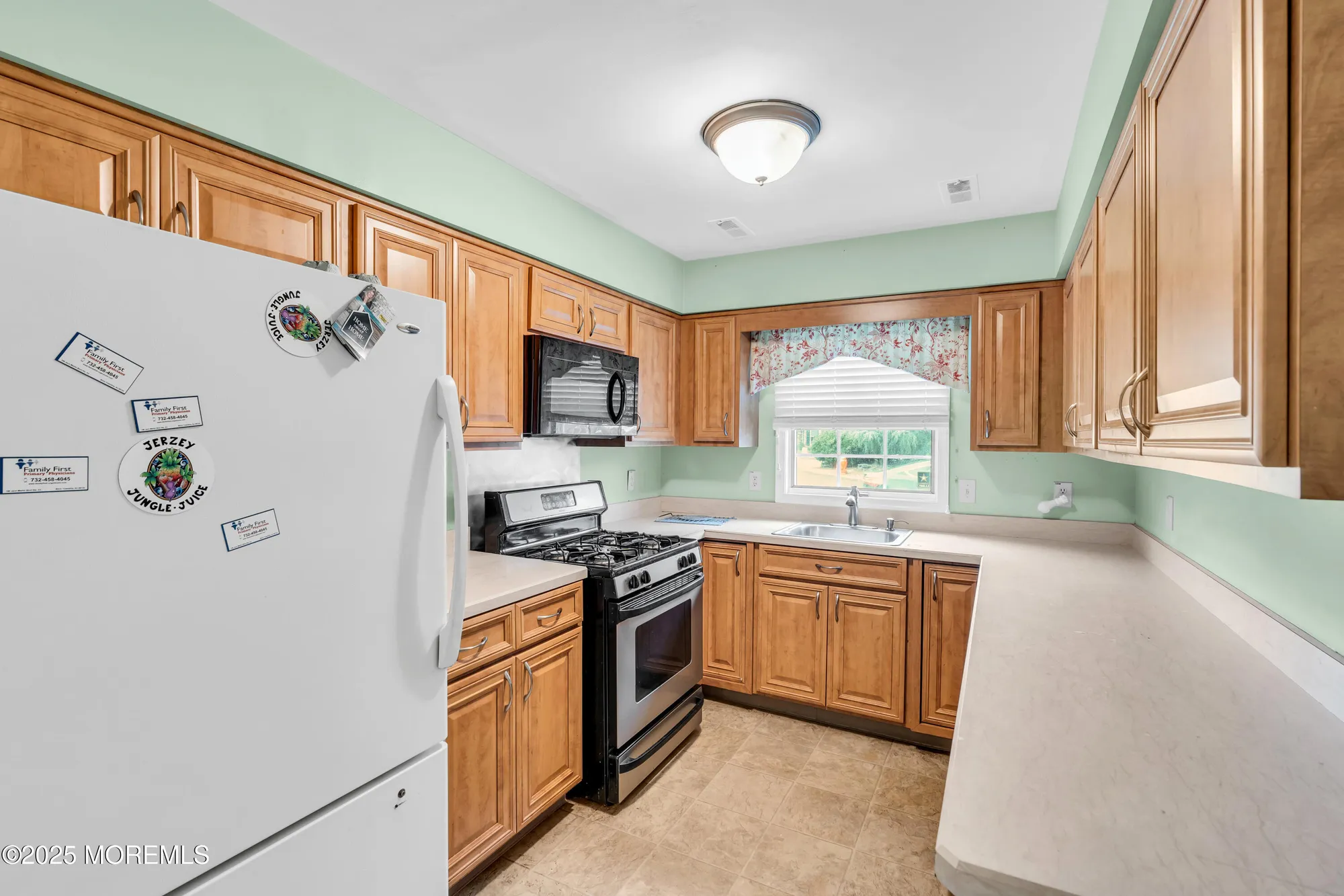 Property Slideshow image 23 of 31 | 1970 cherryvale ct, Toms River, NJ, 08755