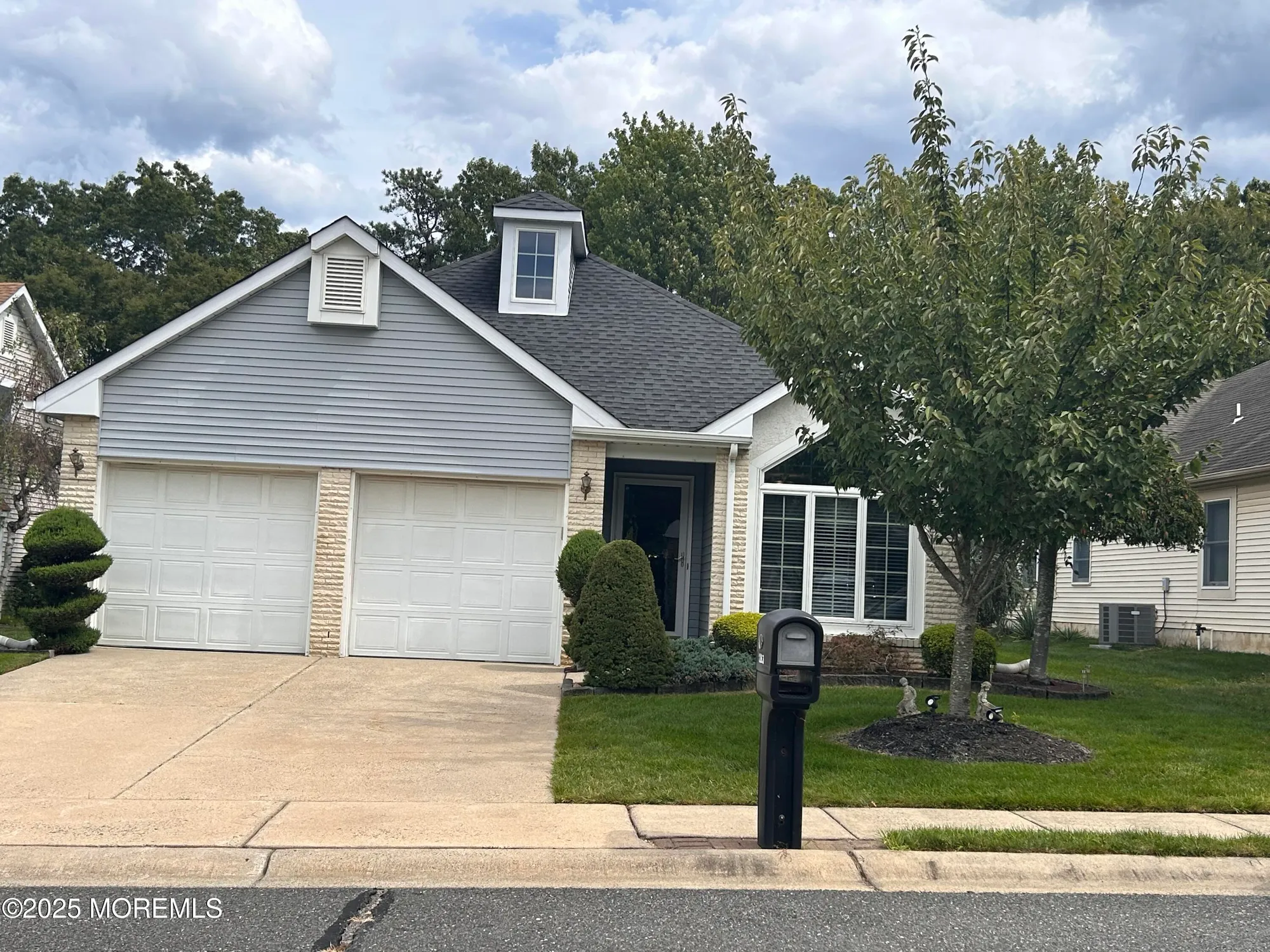 Property Slideshow image 2 of 38 | 2263 s chanticleer ct, Toms River, NJ, 08755