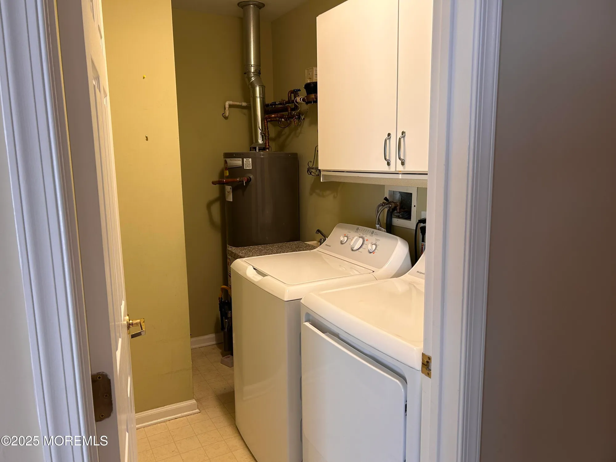 Property Slideshow image 13 of 38 | 2263 s chanticleer ct, Toms River, NJ, 08755