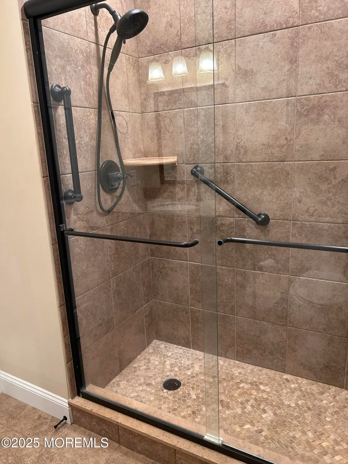 Property Slideshow image 18 of 38 | 2263 s chanticleer ct, Toms River, NJ, 08755