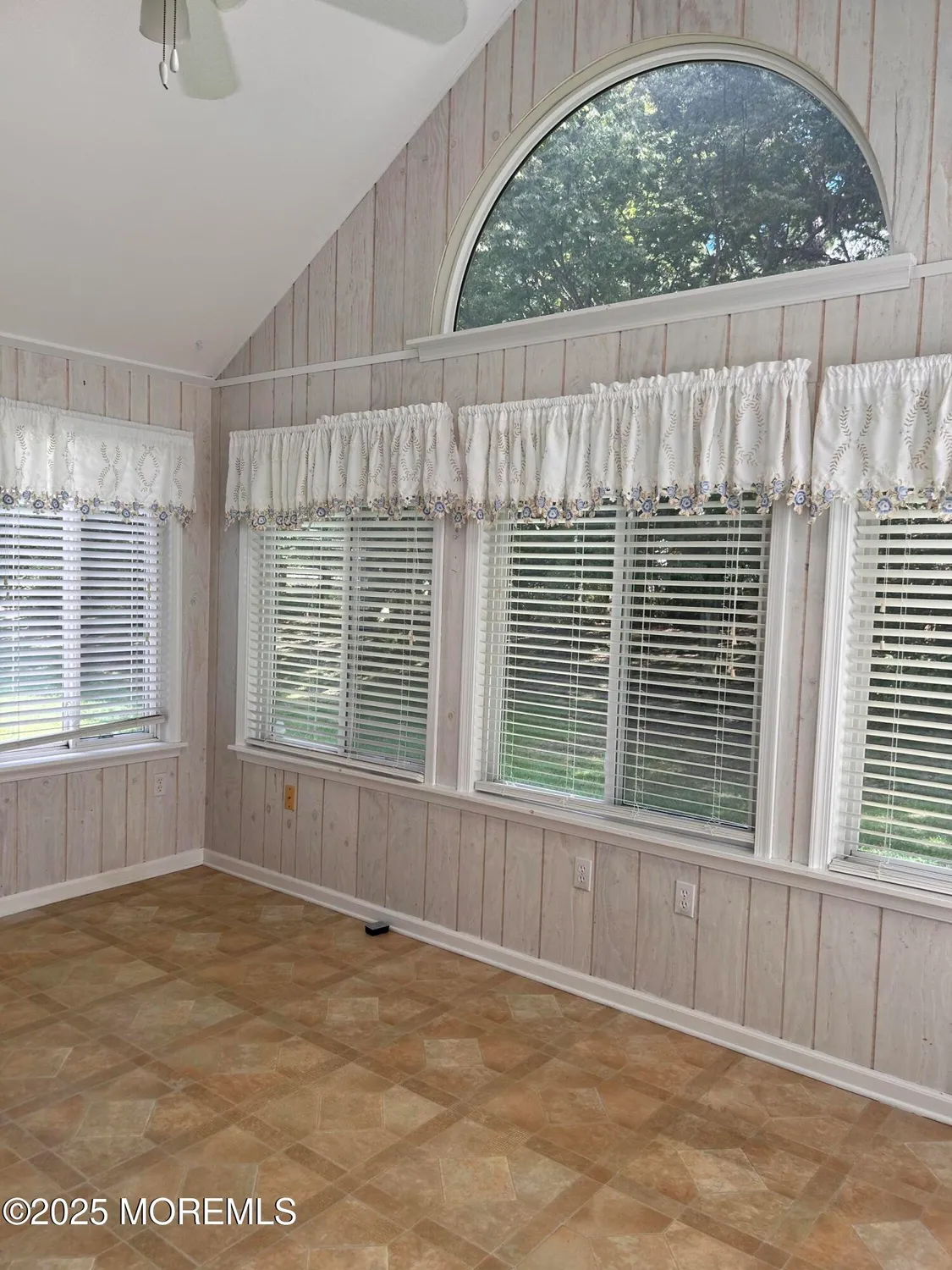 Property Slideshow image 28 of 38 | 2263 s chanticleer ct, Toms River, NJ, 08755