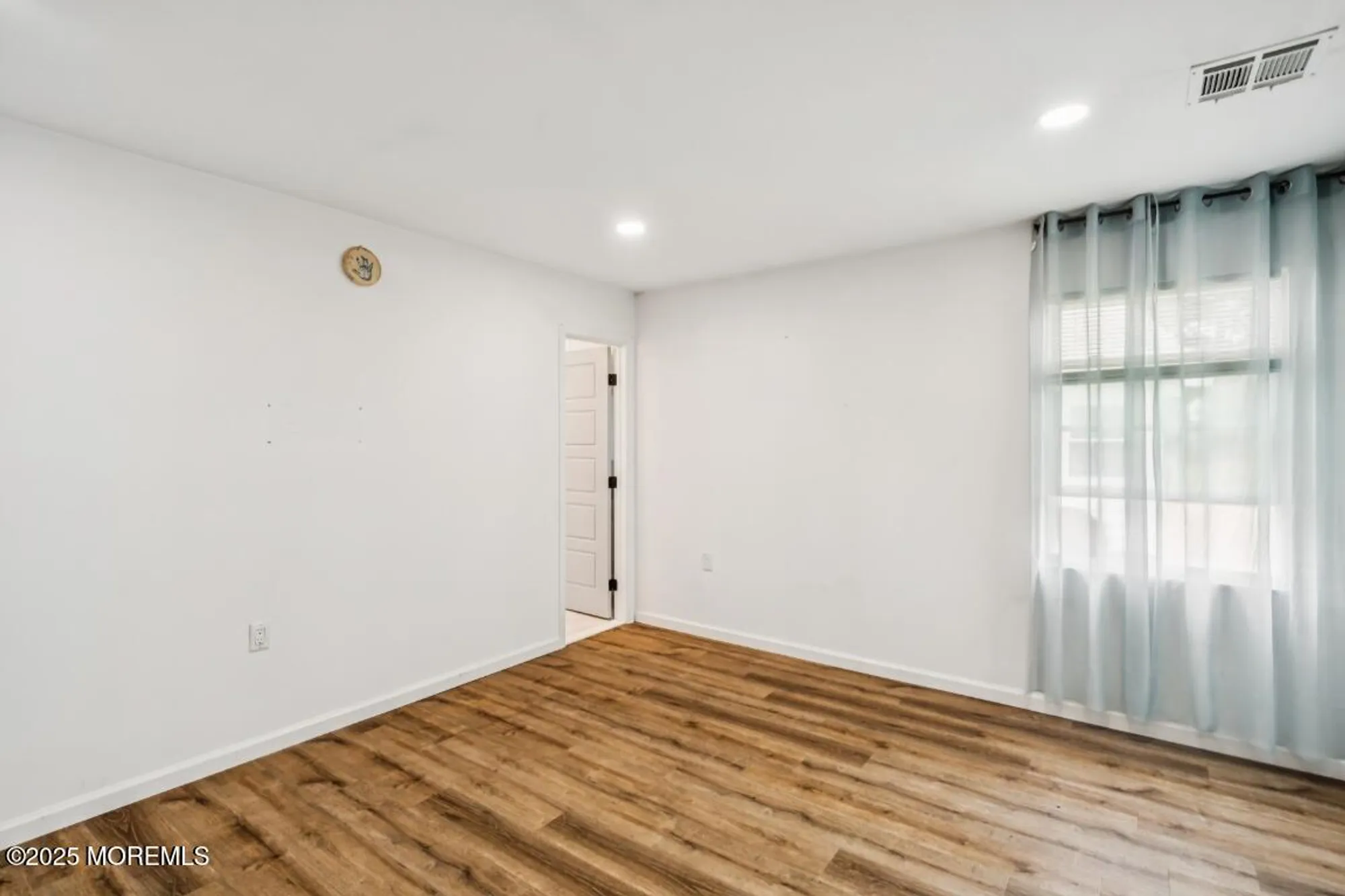 Property Slideshow image 12 of 17 | 8 augusta ct, Toms River, NJ, 08757