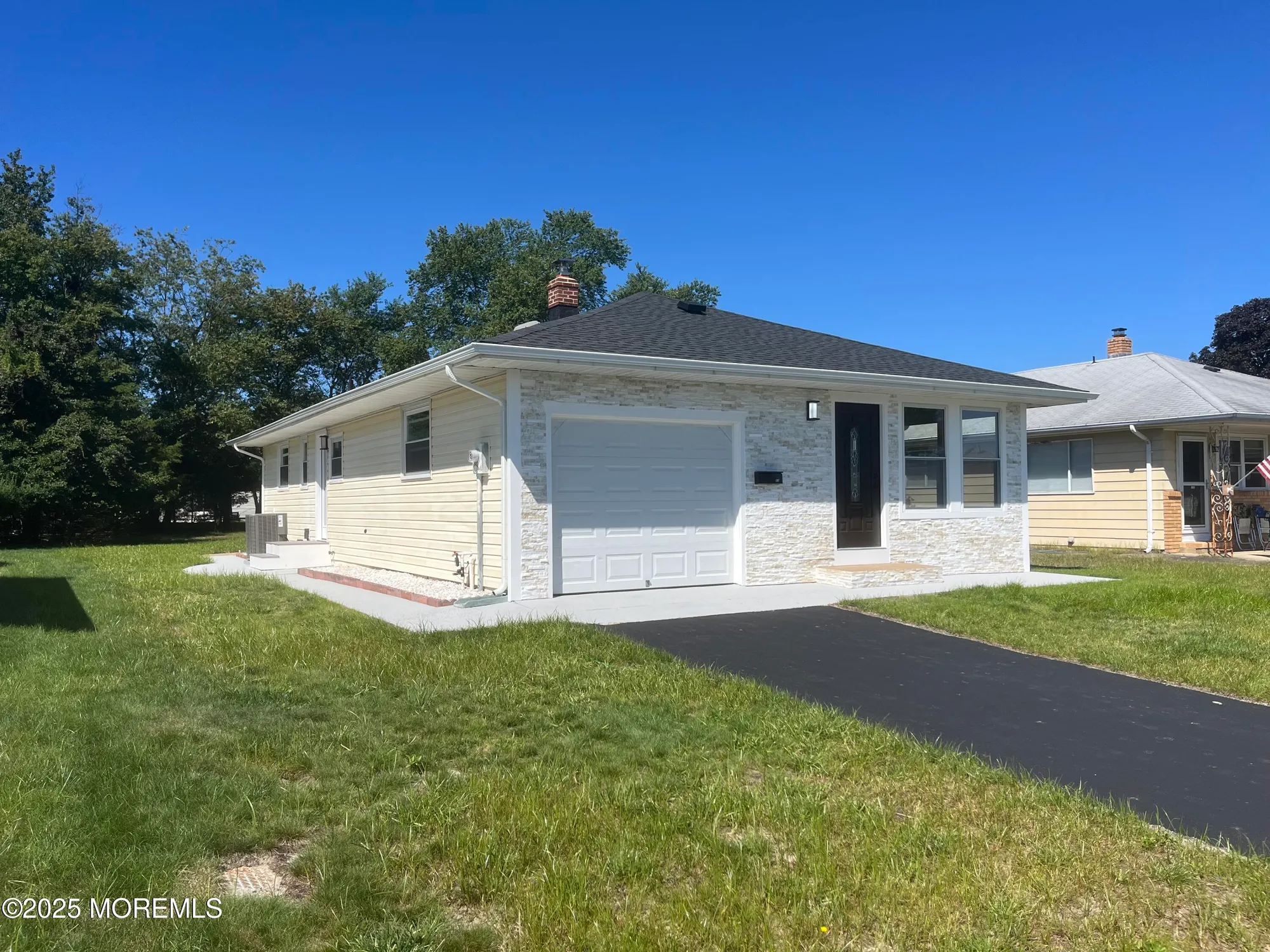 Property Slideshow image 2 of 28 | 13 saint martin pl, Toms River, NJ, 08757