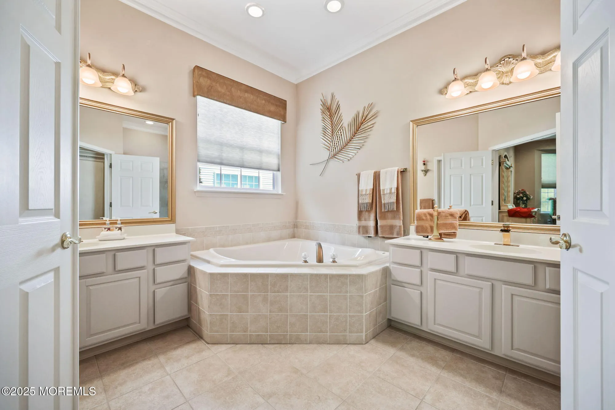 Property Slideshow image 27 of 60 | 28 pond view cir, Barnegat, NJ, 08005