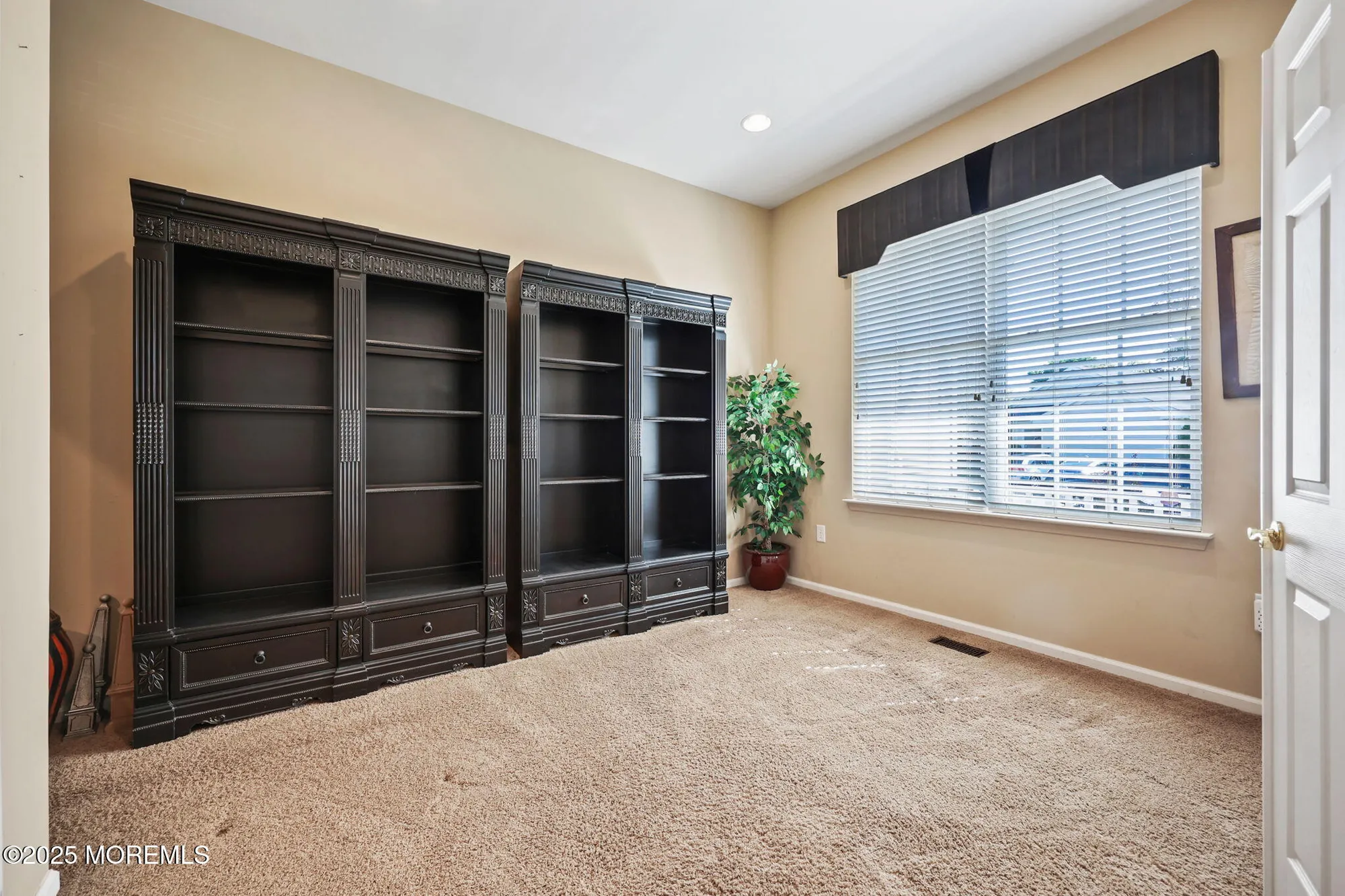 Property Slideshow image 34 of 60 | 28 pond view cir, Barnegat, NJ, 08005