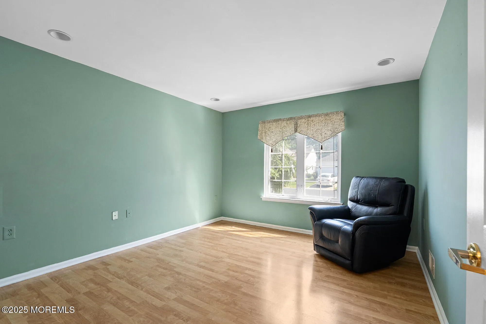 Property Slideshow image 17 of 25 | 2 arthur ct, Jackson, NJ, 08527