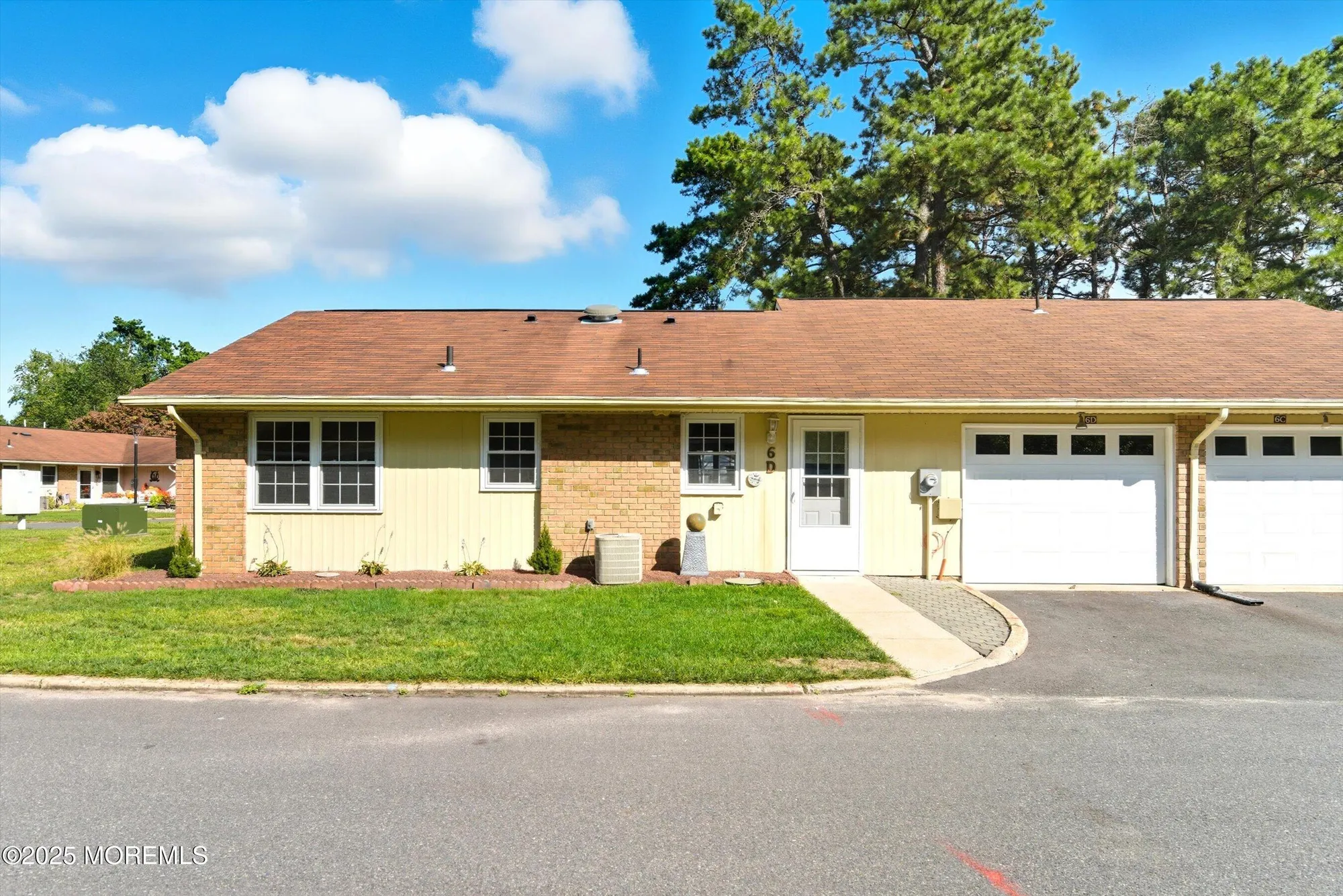 Property Slideshow image 9 of 62 | 6d gramercy ln, Manchester, NJ, 08759