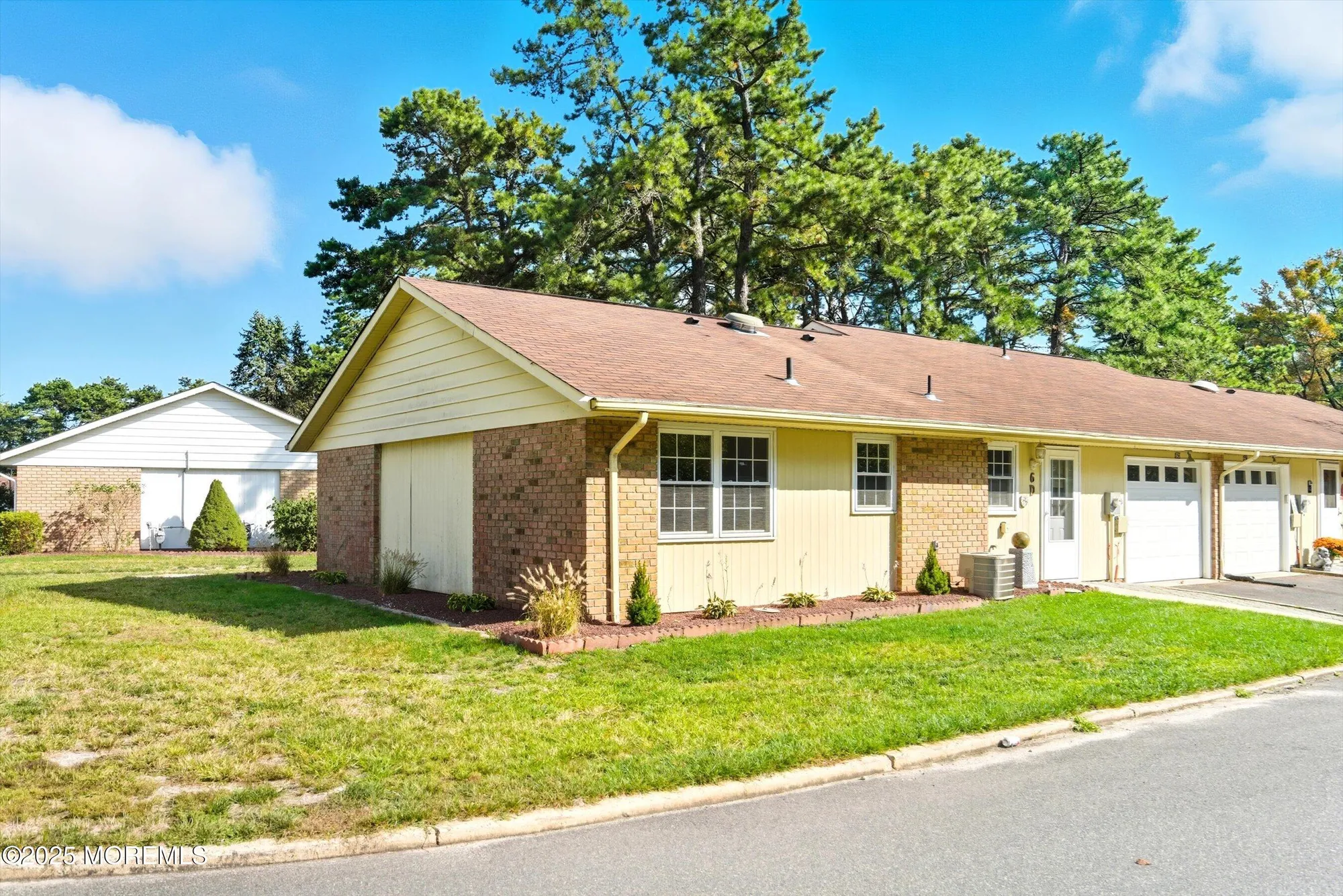 Property Slideshow image 10 of 62 | 6d gramercy ln, Manchester, NJ, 08759