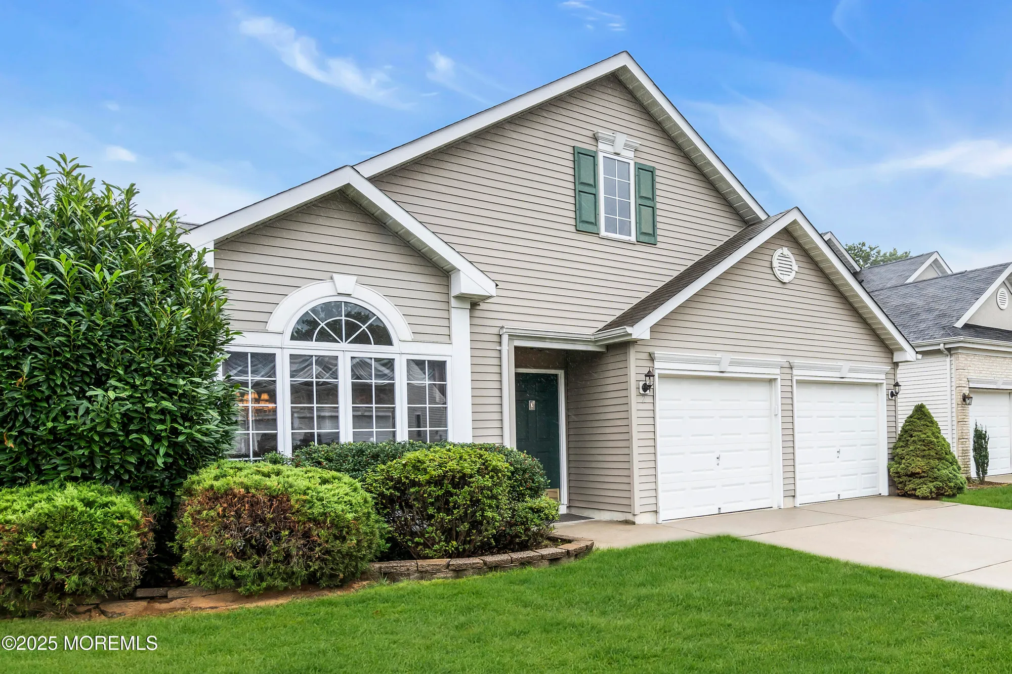 Property Slideshow image 3 of 32 | 2 seminole ct, Jackson, NJ, 08527