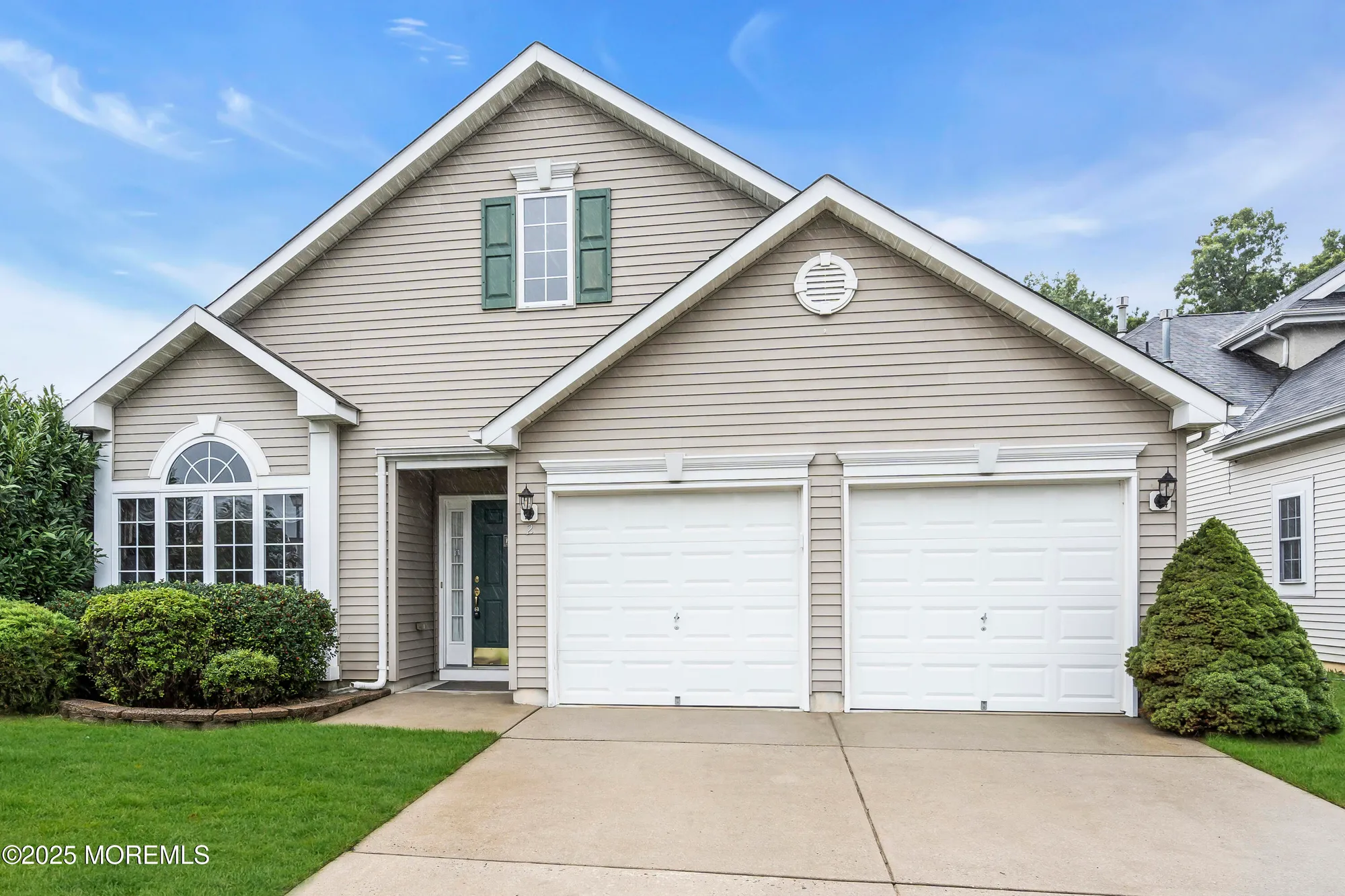 Property Slideshow image 2 of 32 | 2 seminole ct, Jackson, NJ, 08527