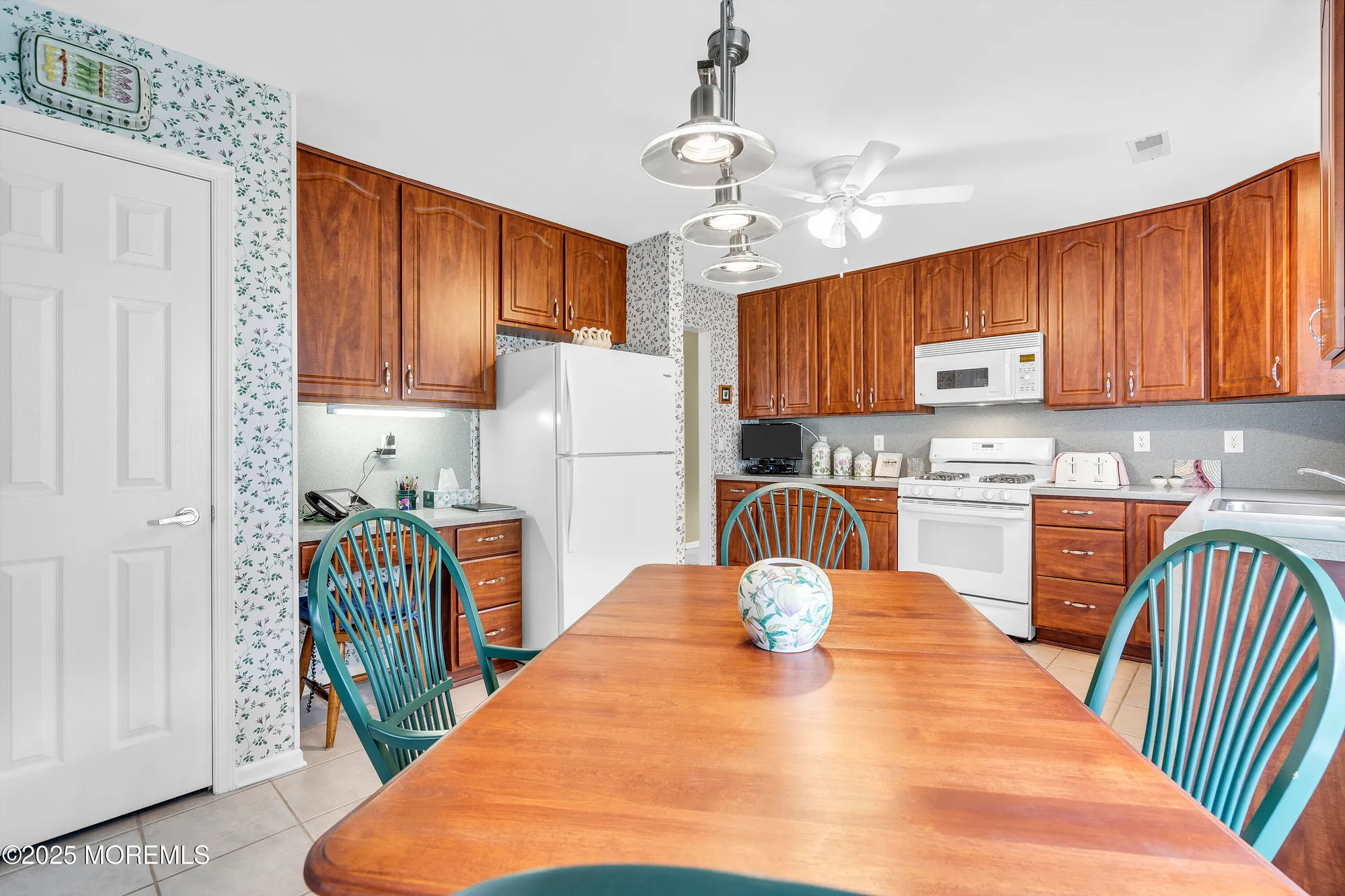 Property Slideshow image 16 of 32 | 2 seminole ct, Jackson, NJ, 08527