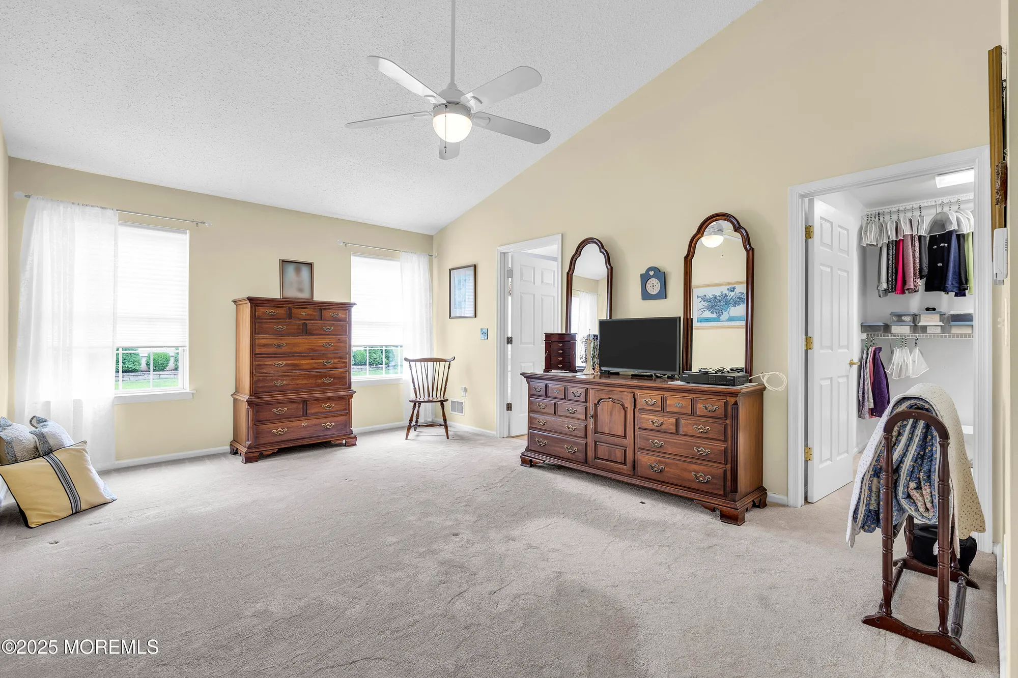 Property Slideshow image 21 of 32 | 2 seminole ct, Jackson, NJ, 08527