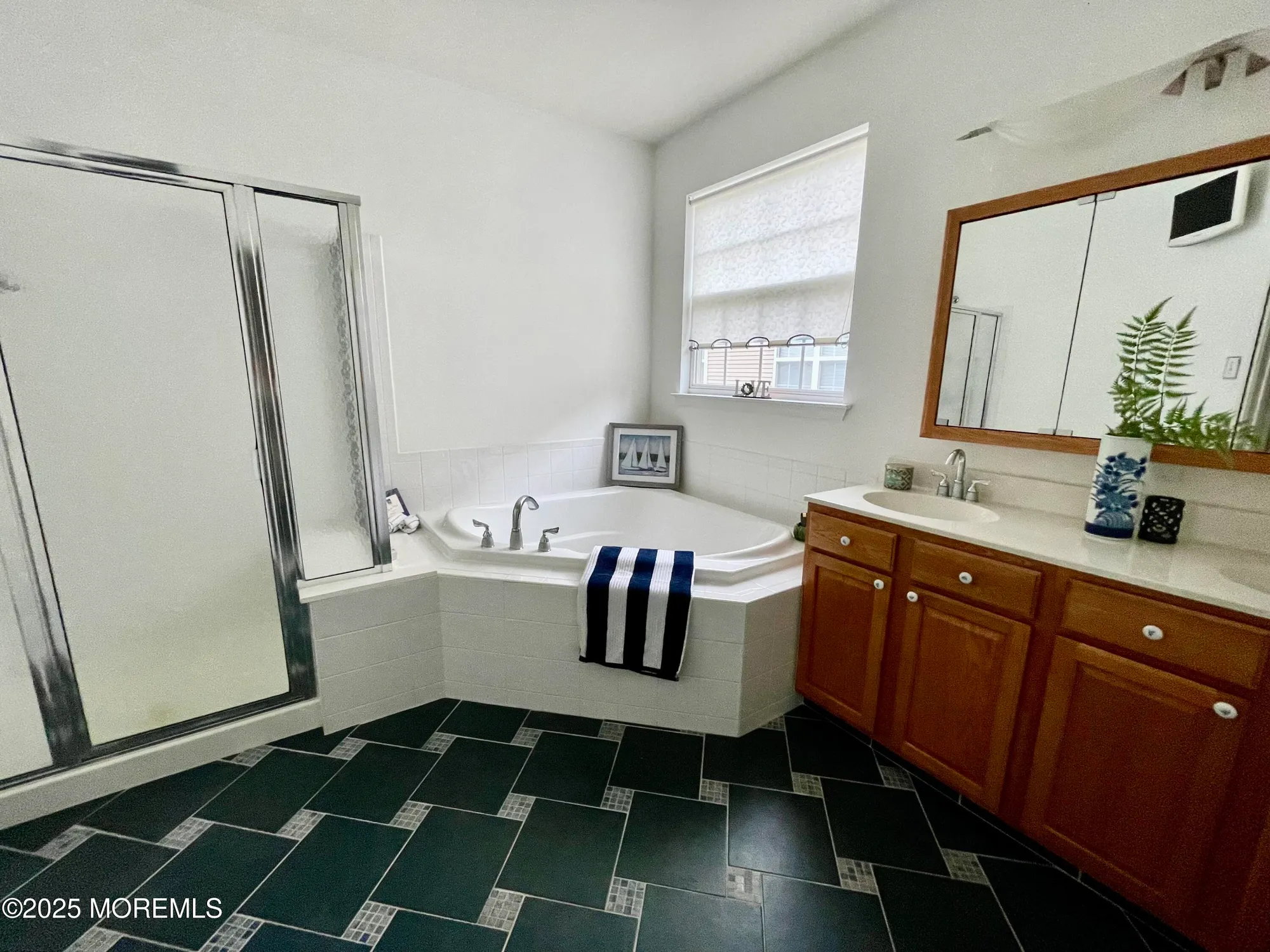 Property Slideshow image 13 of 50 | 87 huntington dr, Jackson, NJ, 08527