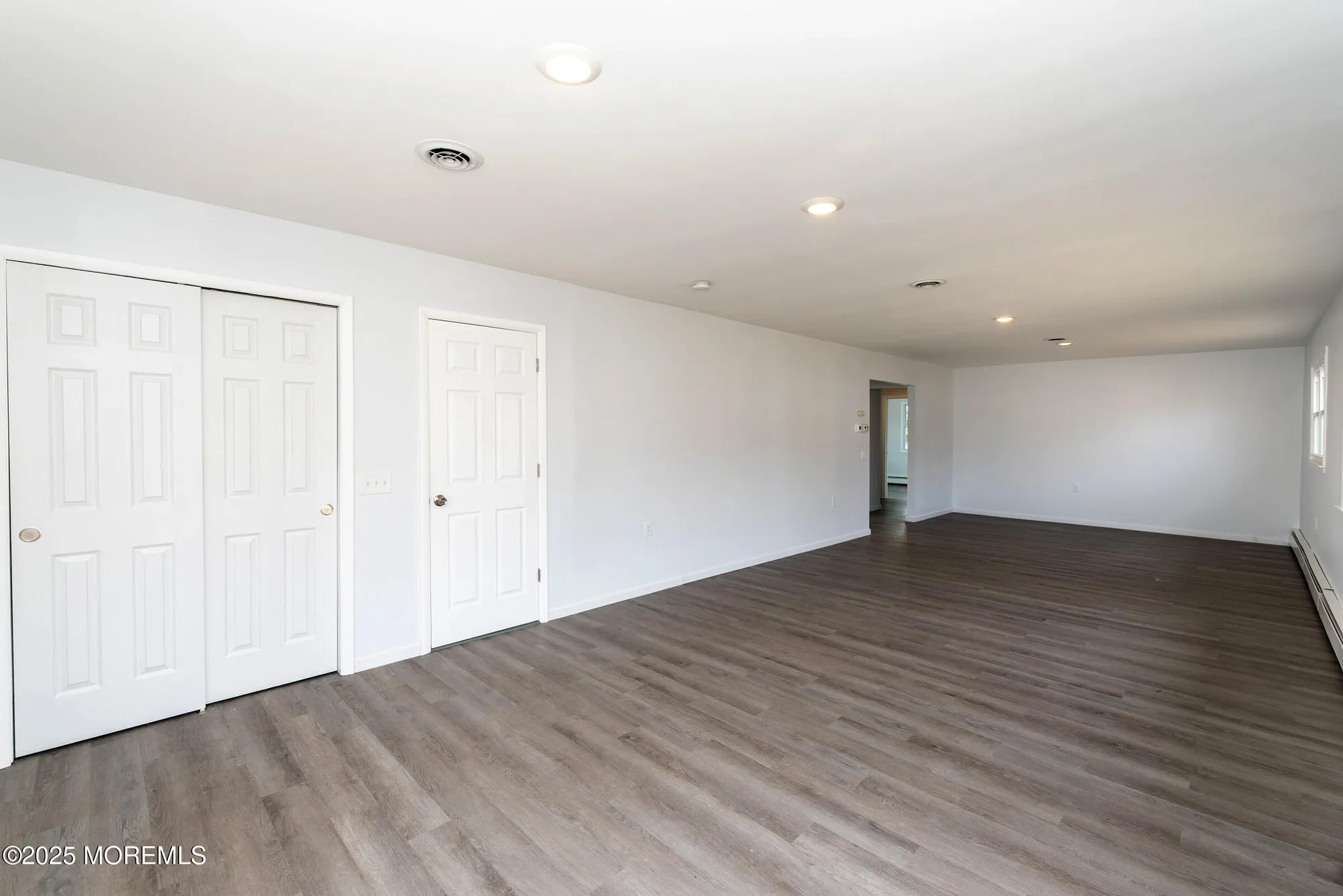 Property Slideshow image 4 of 19 | 11 la terraza dr, Toms River, NJ, 08757