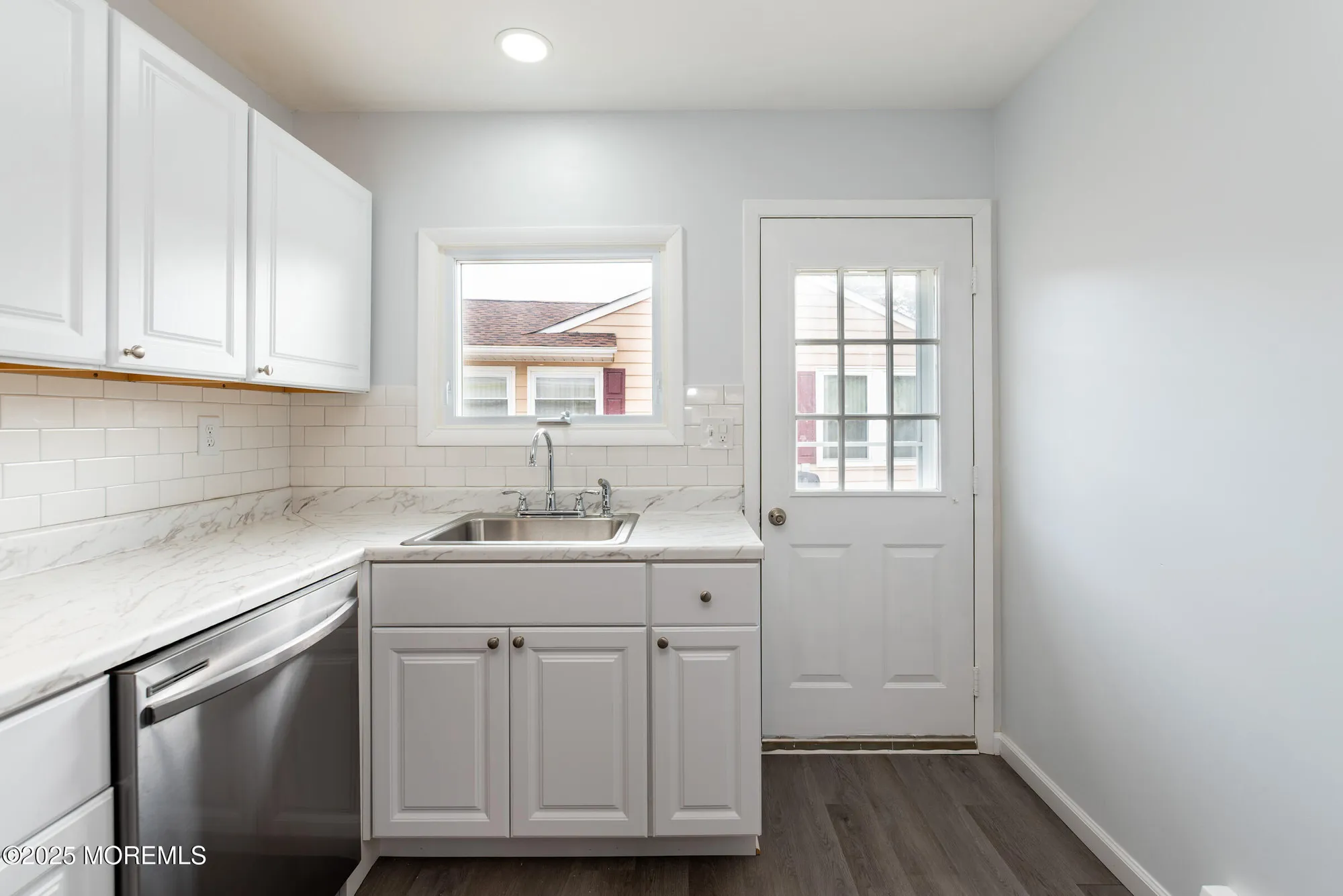 Property Slideshow image 8 of 19 | 11 la terraza dr, Toms River, NJ, 08757