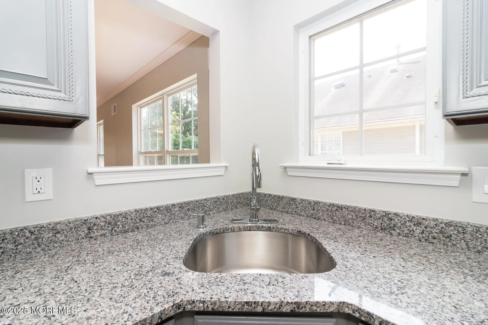 Property Slideshow image 10 of 36 | 3 winding river rd, Lakewood, NJ, 08701