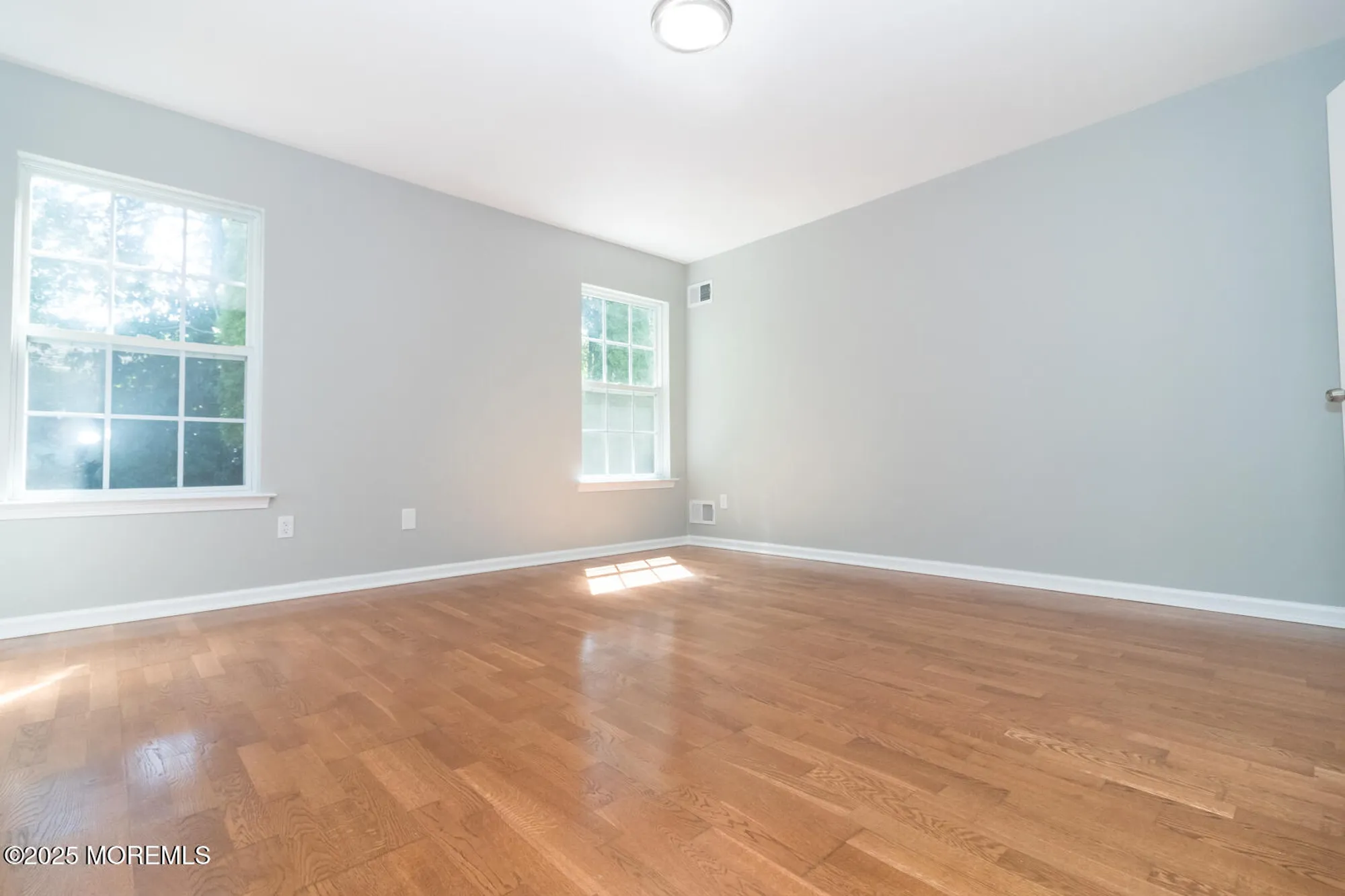 Property Slideshow image 18 of 36 | 3 winding river rd, Lakewood, NJ, 08701