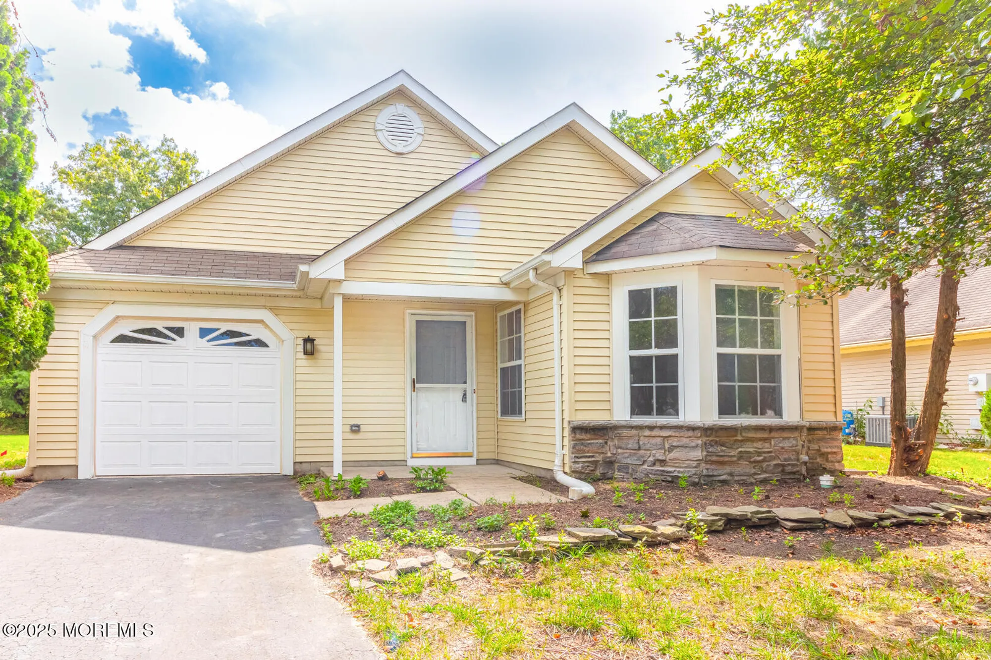 Property Slideshow image 1 of 36 | 3 winding river rd, Lakewood, NJ, 08701