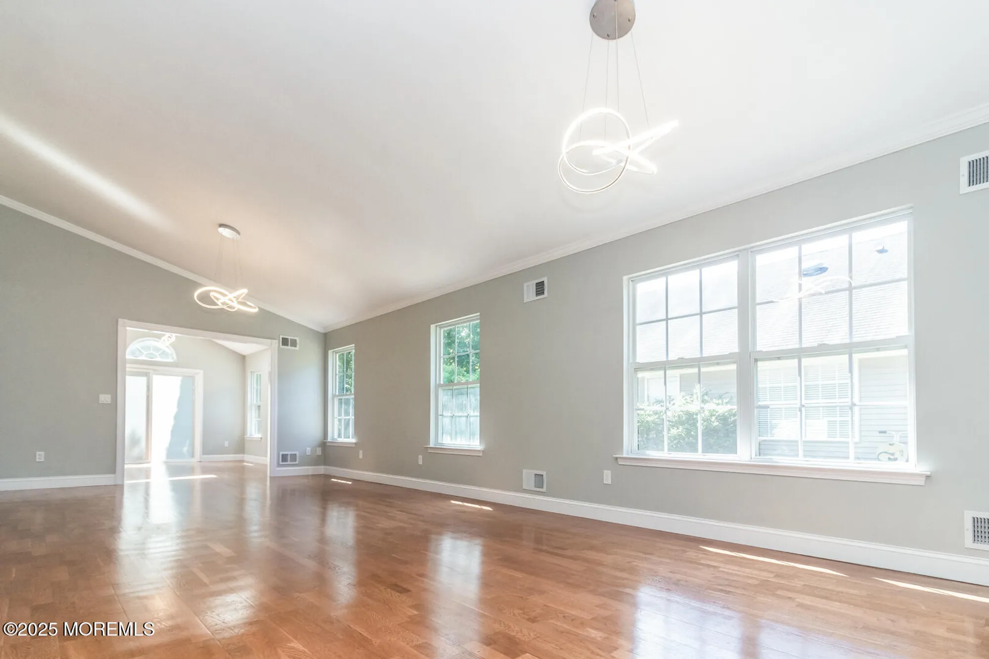 Property Slideshow image 3 of 36 | 3 winding river rd, Lakewood, NJ, 08701