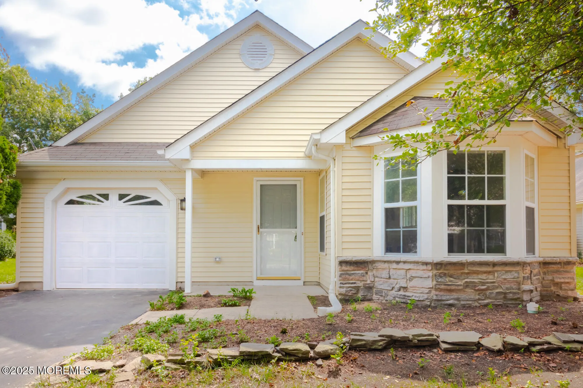 Property Slideshow image 2 of 36 | 3 winding river rd, Lakewood, NJ, 08701