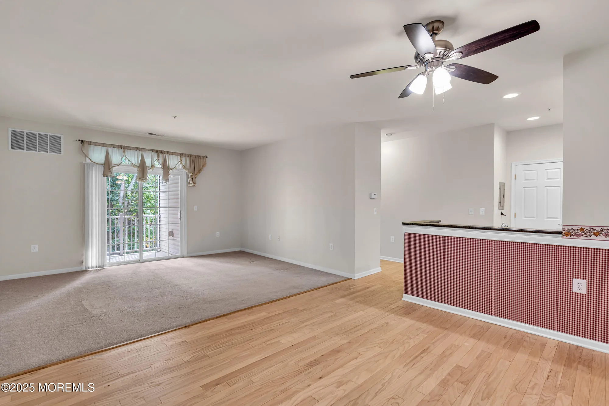 Property Slideshow image 12 of 39 | 425 sophee ln, Lakewood, NJ, 08701