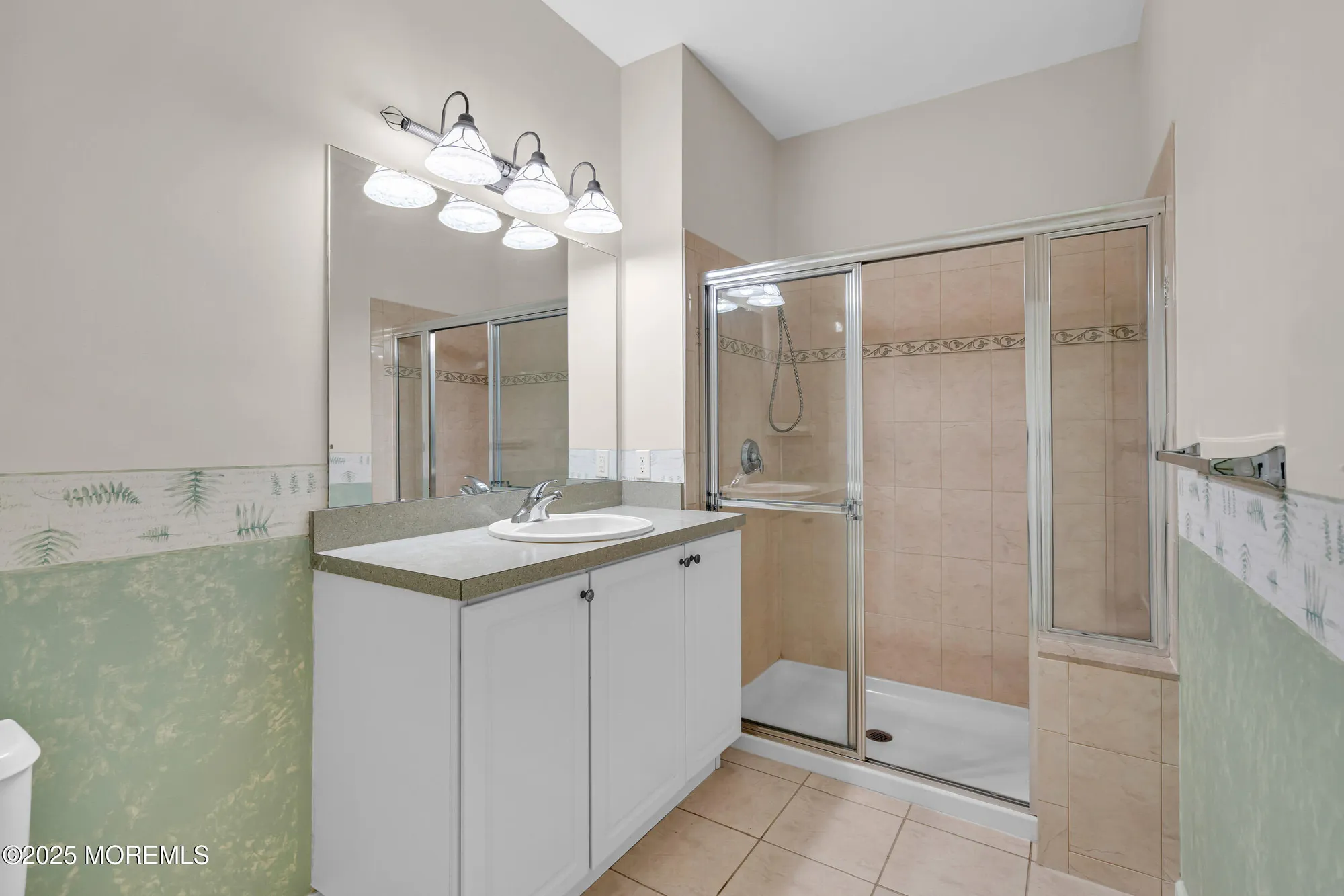 Property Slideshow image 20 of 39 | 425 sophee ln, Lakewood, NJ, 08701