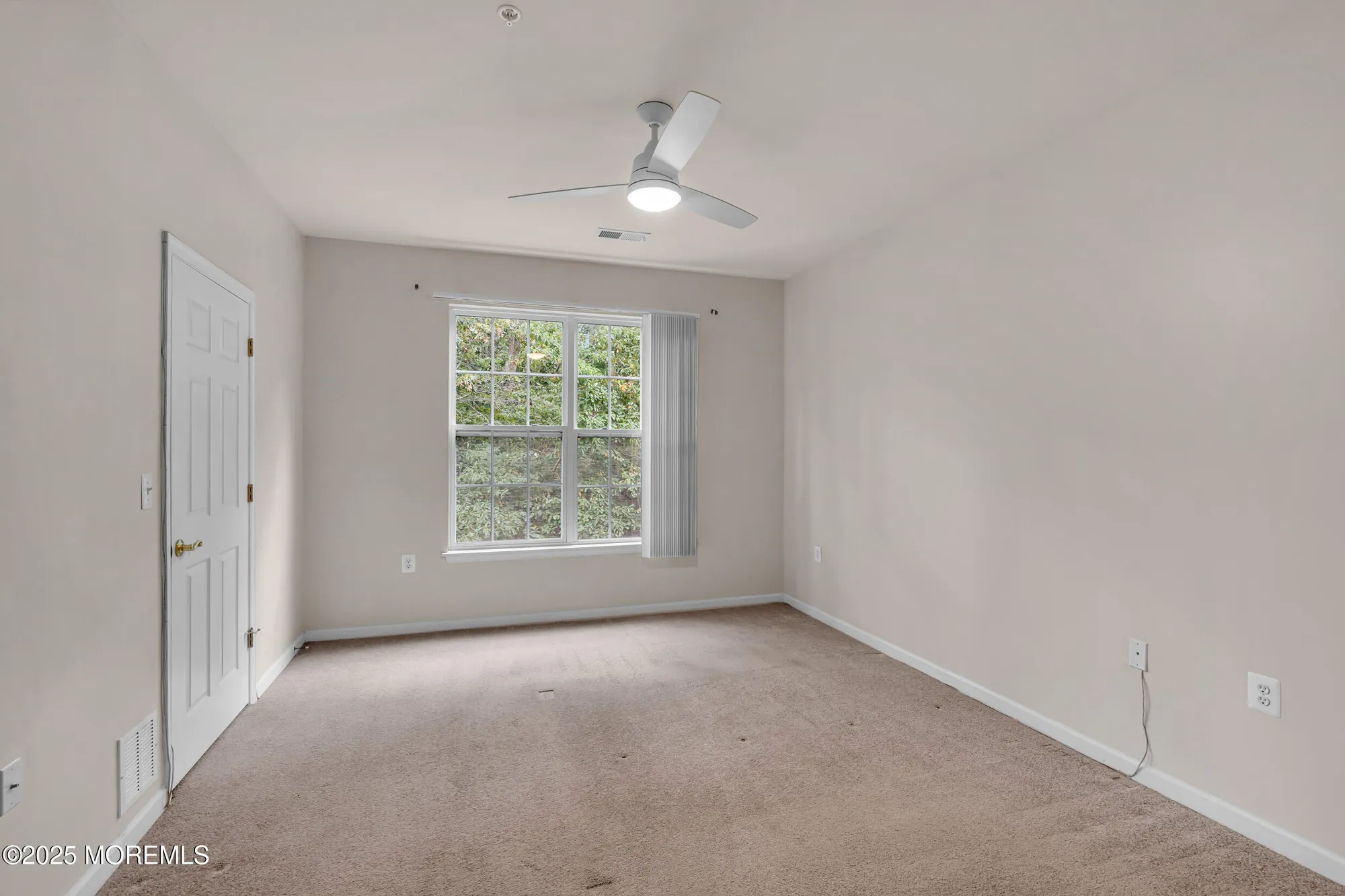 Property Slideshow image 17 of 39 | 425 sophee ln, Lakewood, NJ, 08701