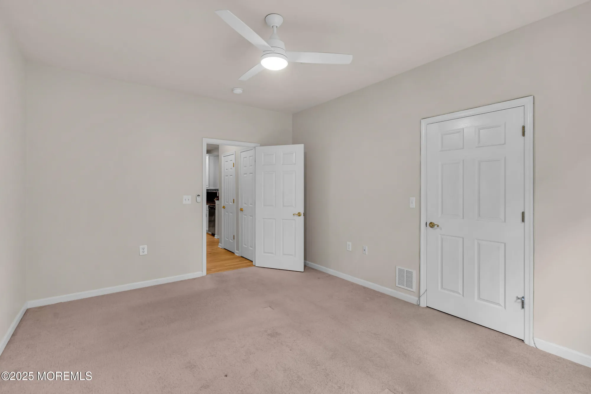 Property Slideshow image 18 of 39 | 425 sophee ln, Lakewood, NJ, 08701