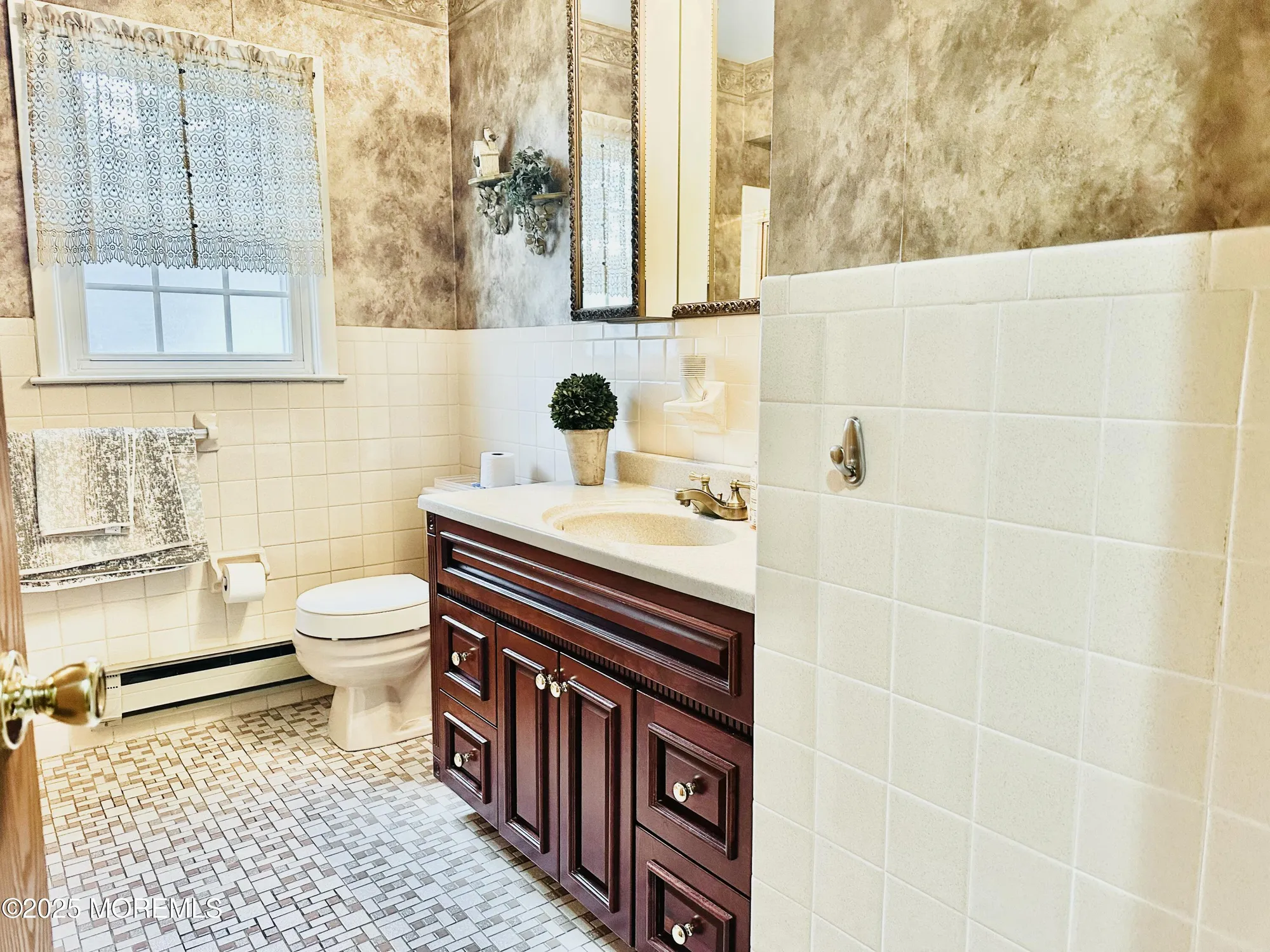 Property Slideshow image 19 of 27 | 7 bedford ct, Toms River, NJ, 08757