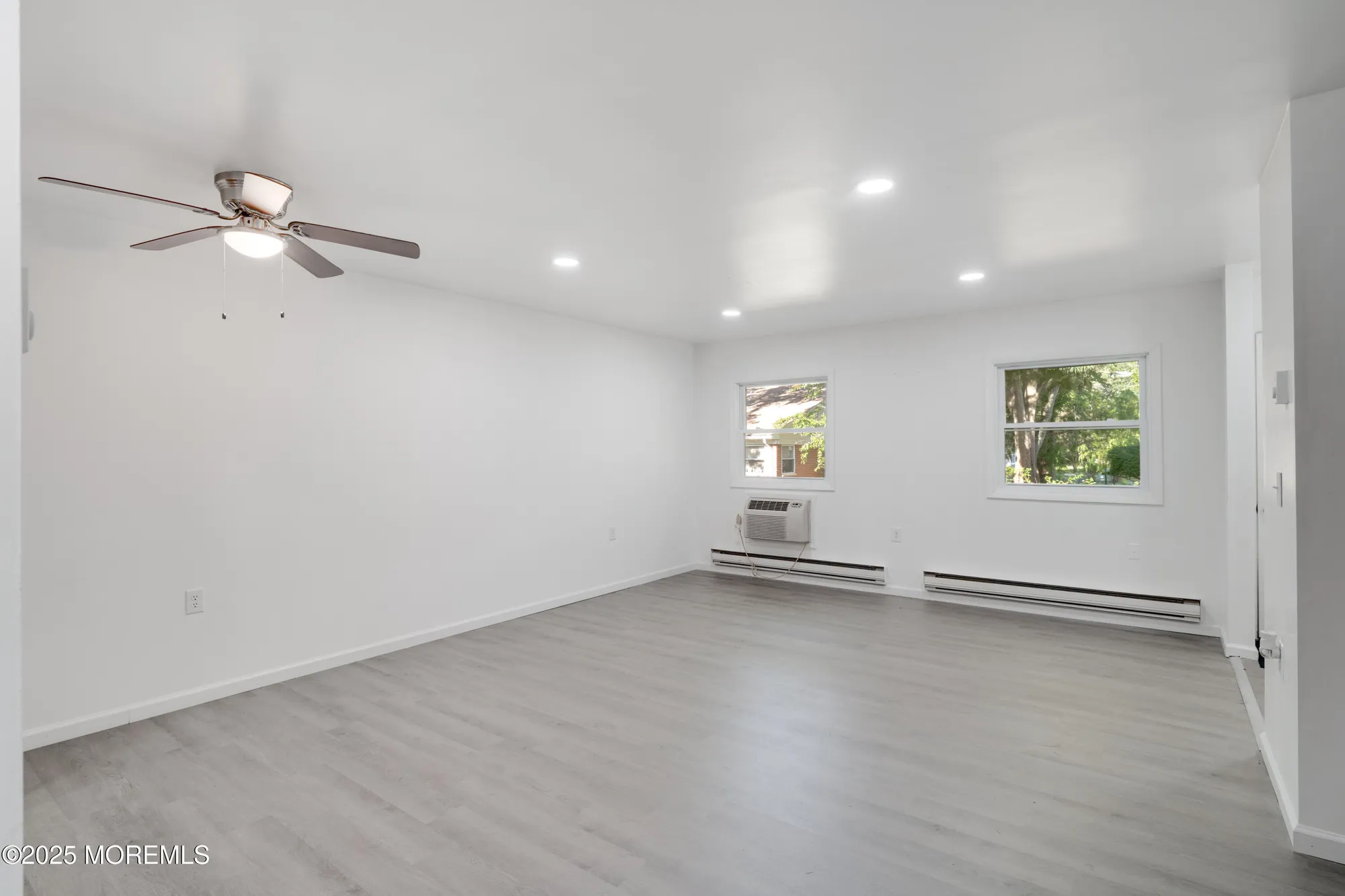 Property Slideshow image 9 of 22 | 10d hamilton ln d, Whiting, NJ, 08759