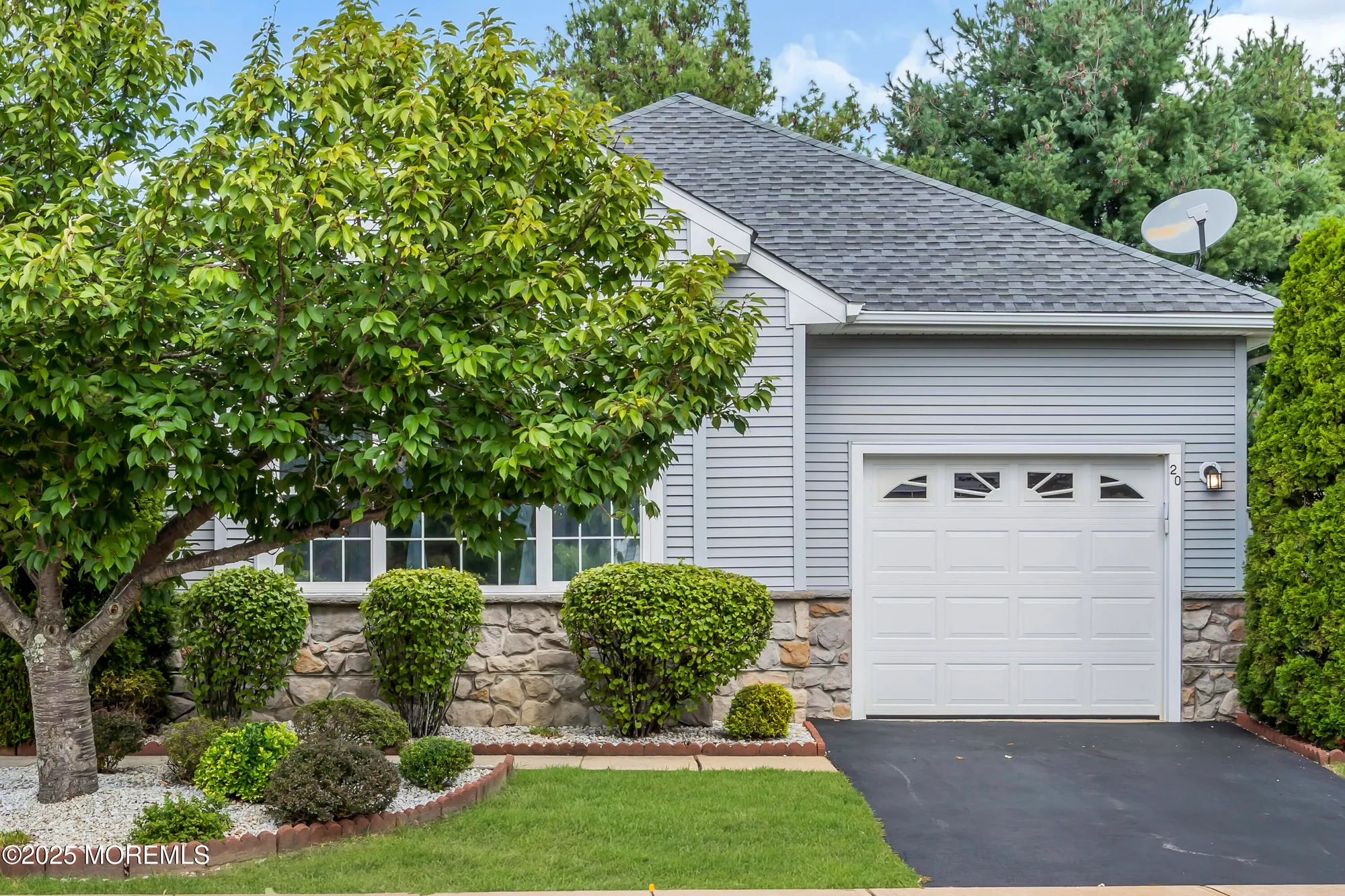 Property Slideshow image 2 of 32 | 20 rochford dr, Manchester, NJ, 08759