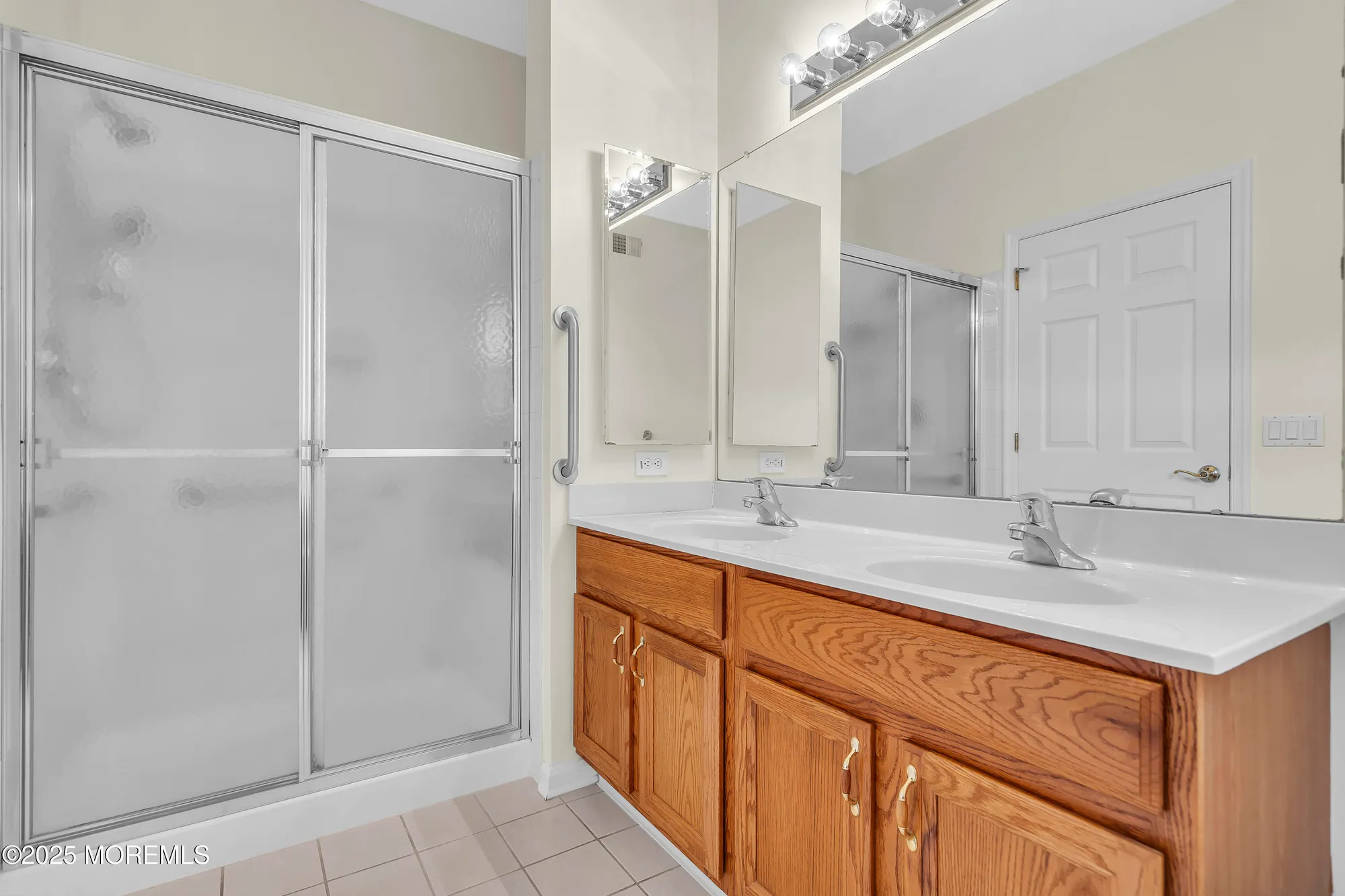 Property Slideshow image 16 of 32 | 20 rochford dr, Manchester, NJ, 08759