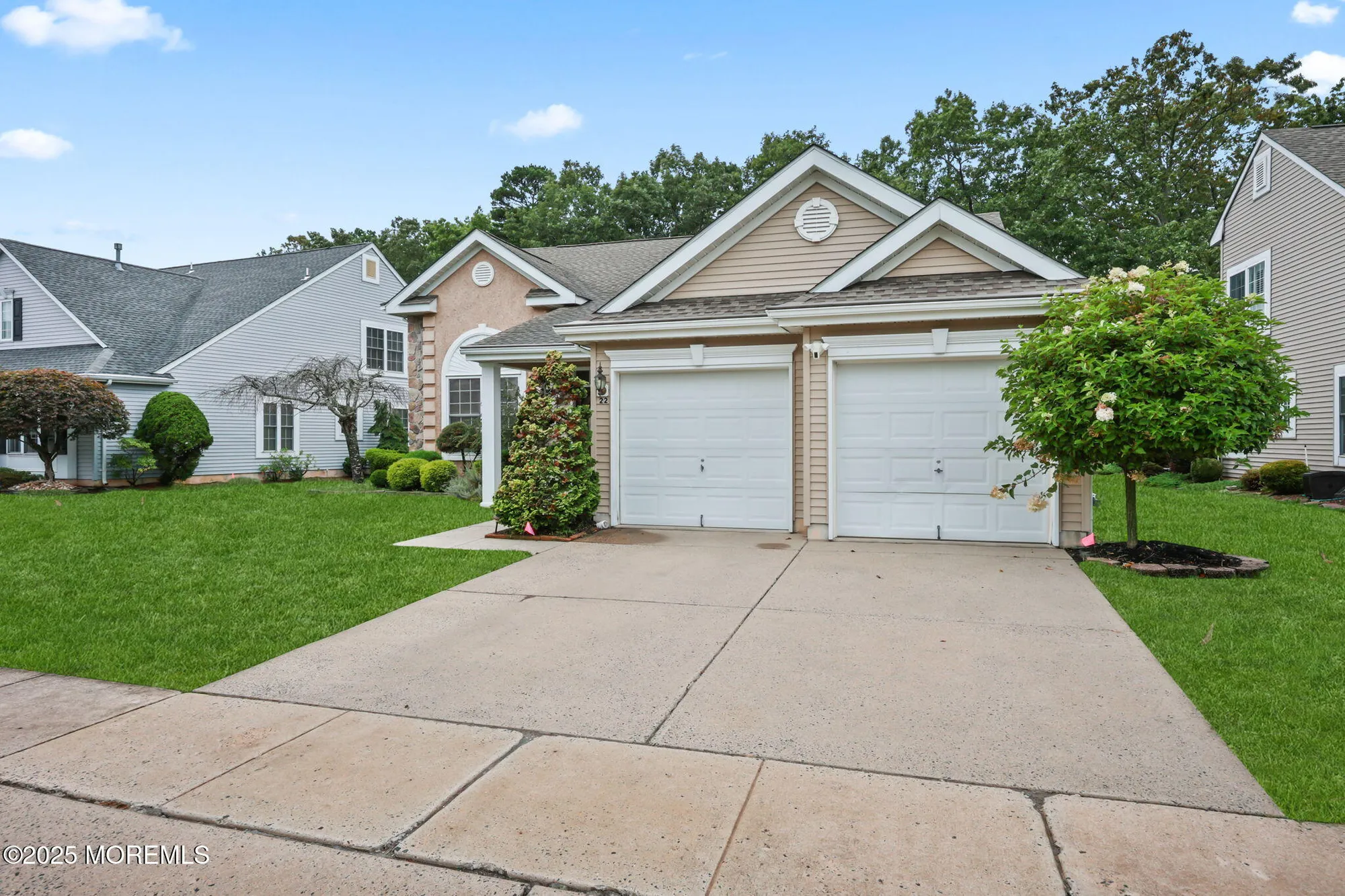 Property Slideshow image 3 of 38 | 22 baltusrol dr, Jackson, NJ, 08527
