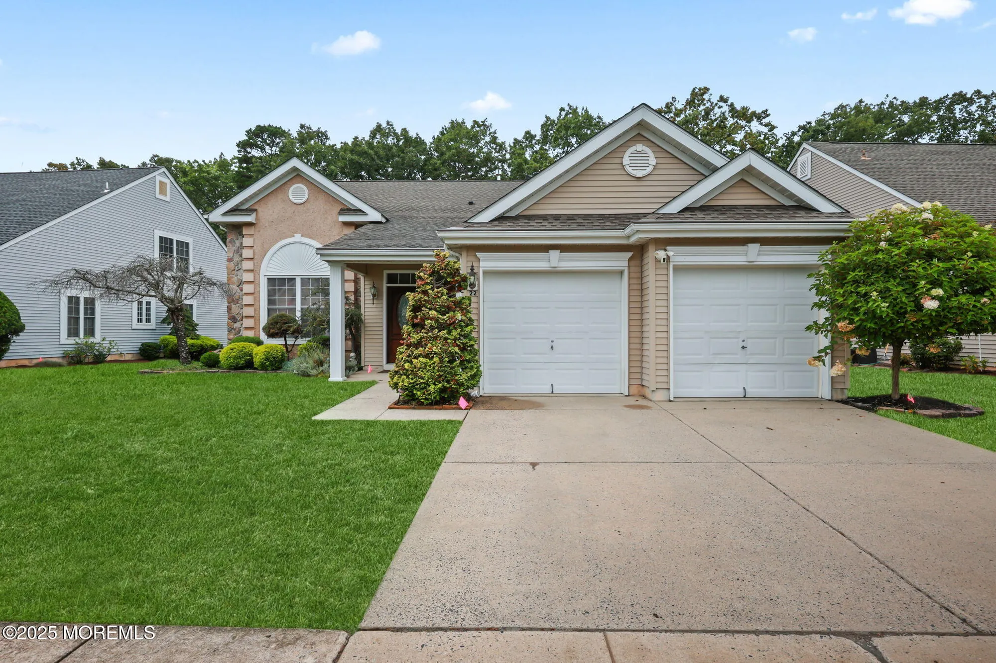 Property Slideshow image 4 of 38 | 22 baltusrol dr, Jackson, NJ, 08527