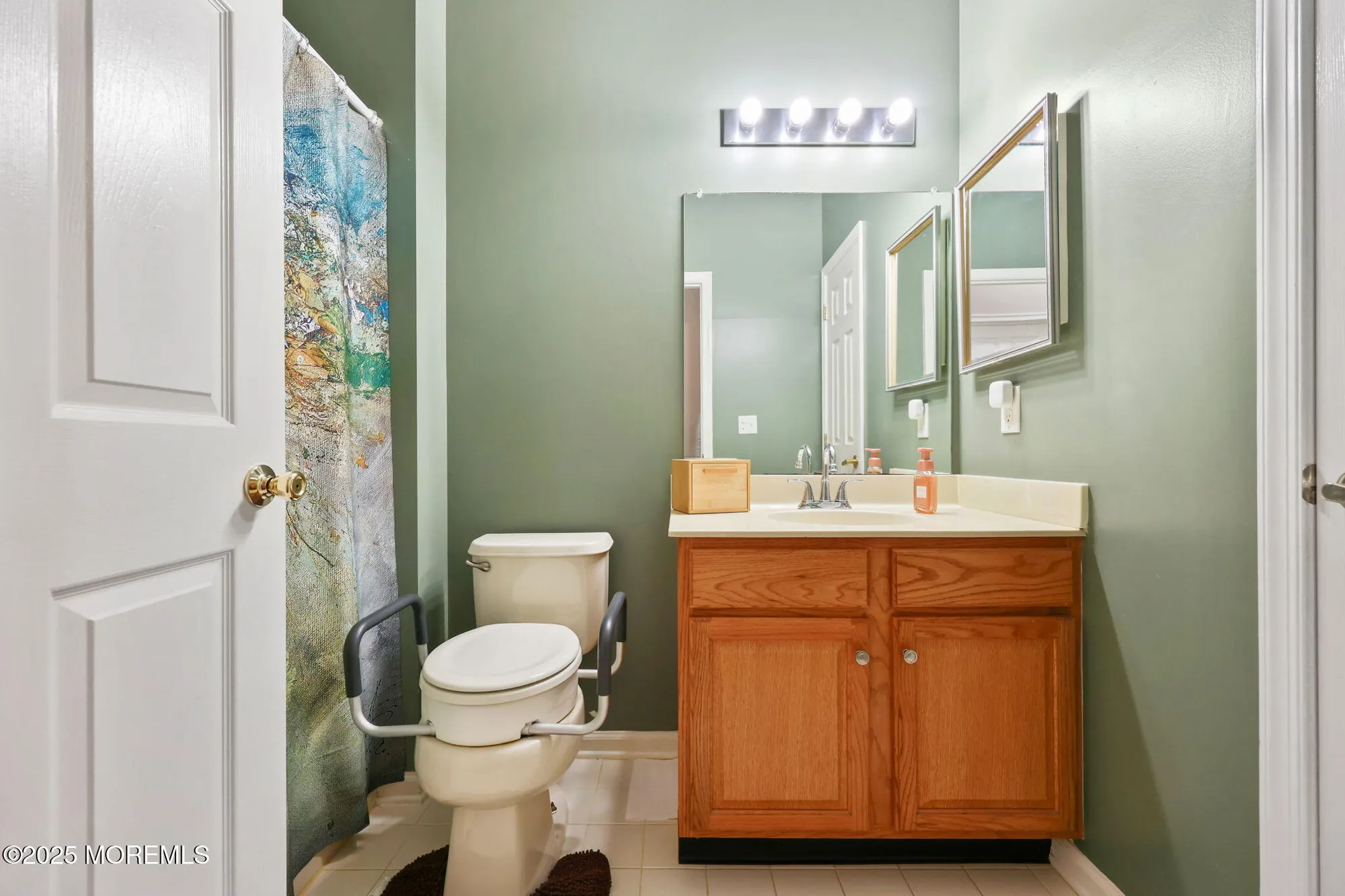 Property Slideshow image 28 of 38 | 22 baltusrol dr, Jackson, NJ, 08527