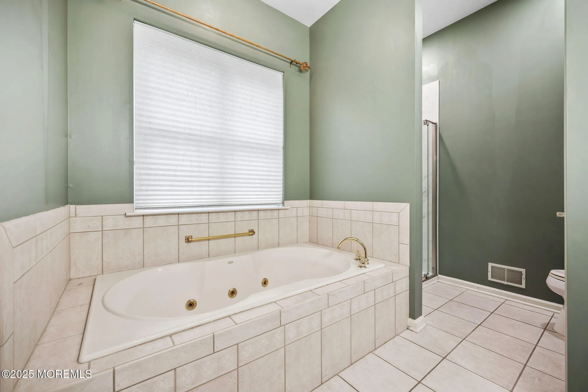 Property Slideshow image 26 of 38 | 22 baltusrol dr, Jackson, NJ, 08527