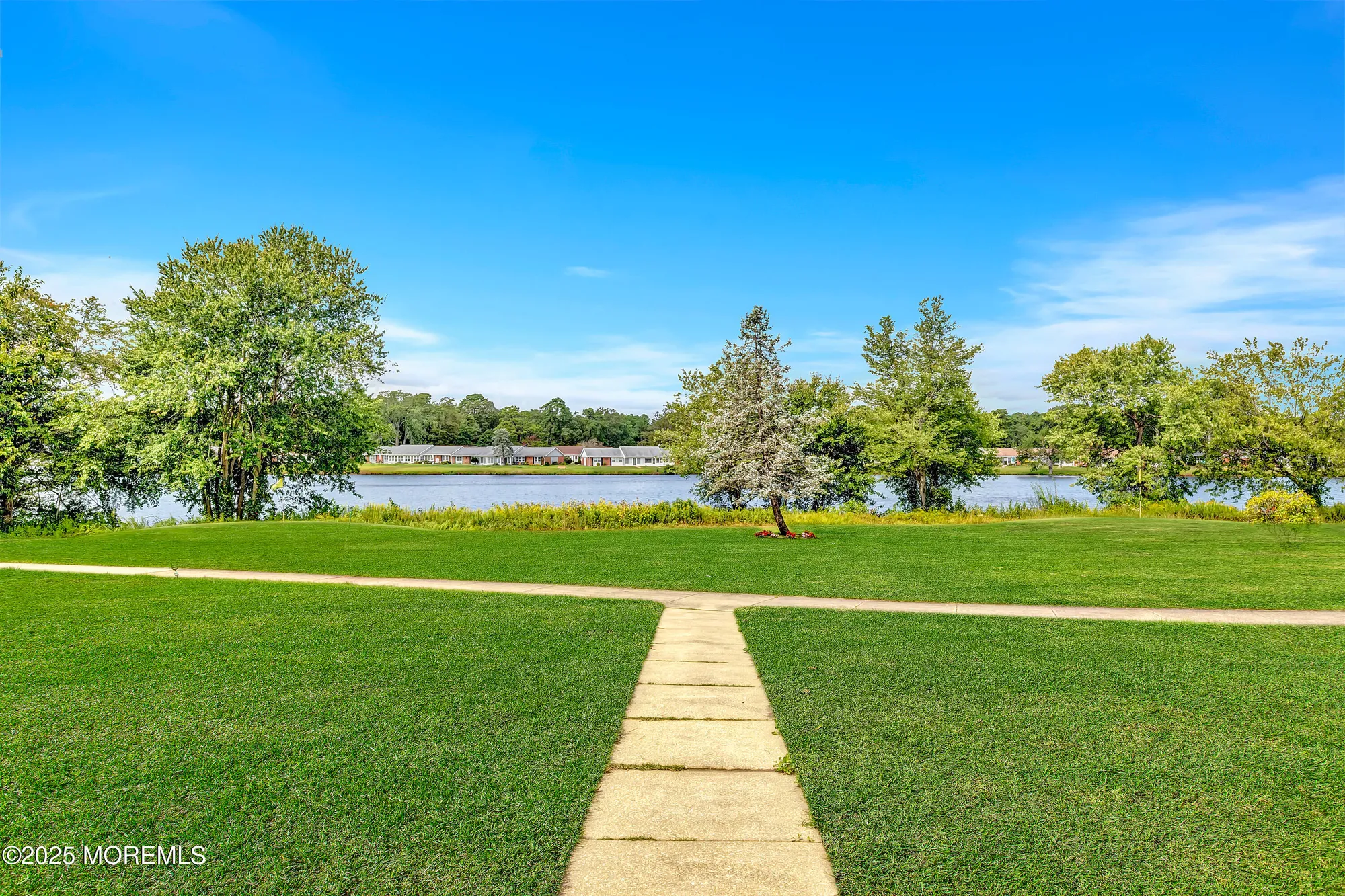 Property Slideshow image 13 of 21 | 39m cambridge ct, Lakewood, NJ, 08701