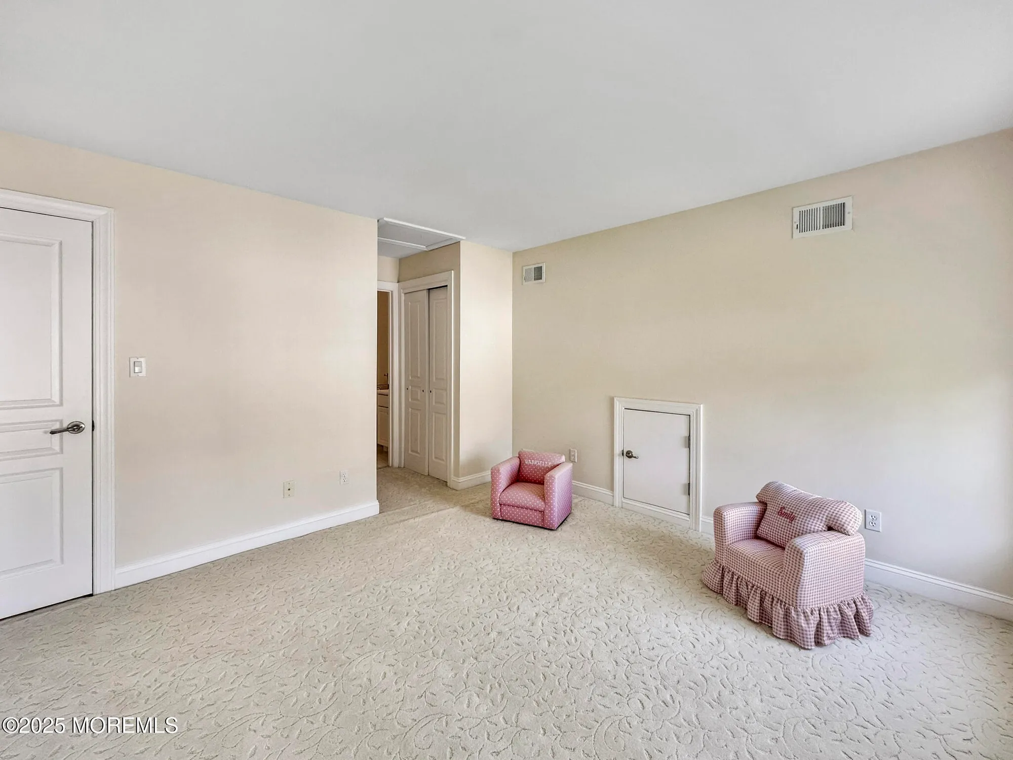 Property Slideshow image 33 of 49 | 142 scarborough way, Marlboro, NJ, 07746