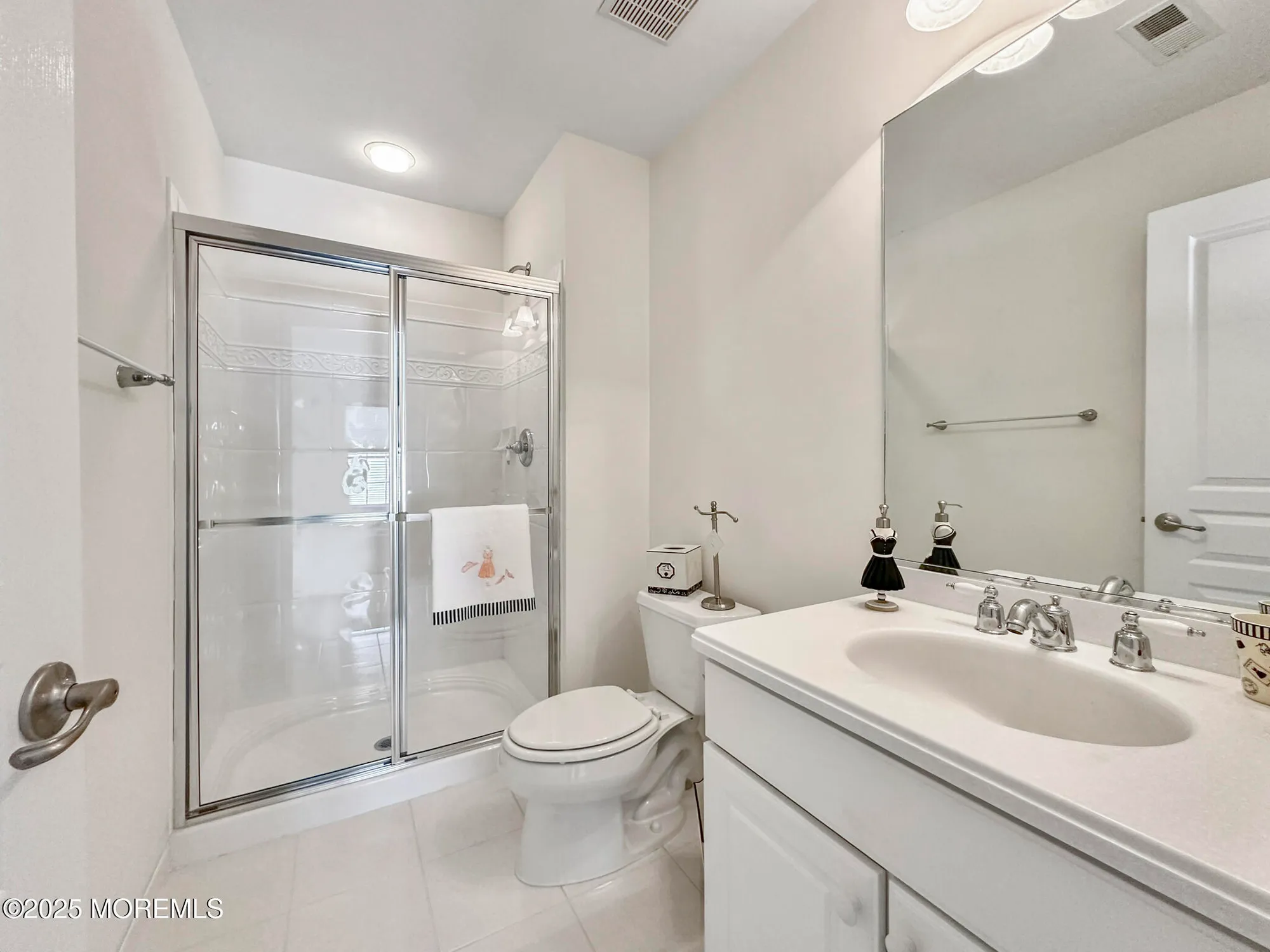 Property Slideshow image 32 of 49 | 142 scarborough way, Marlboro, NJ, 07746