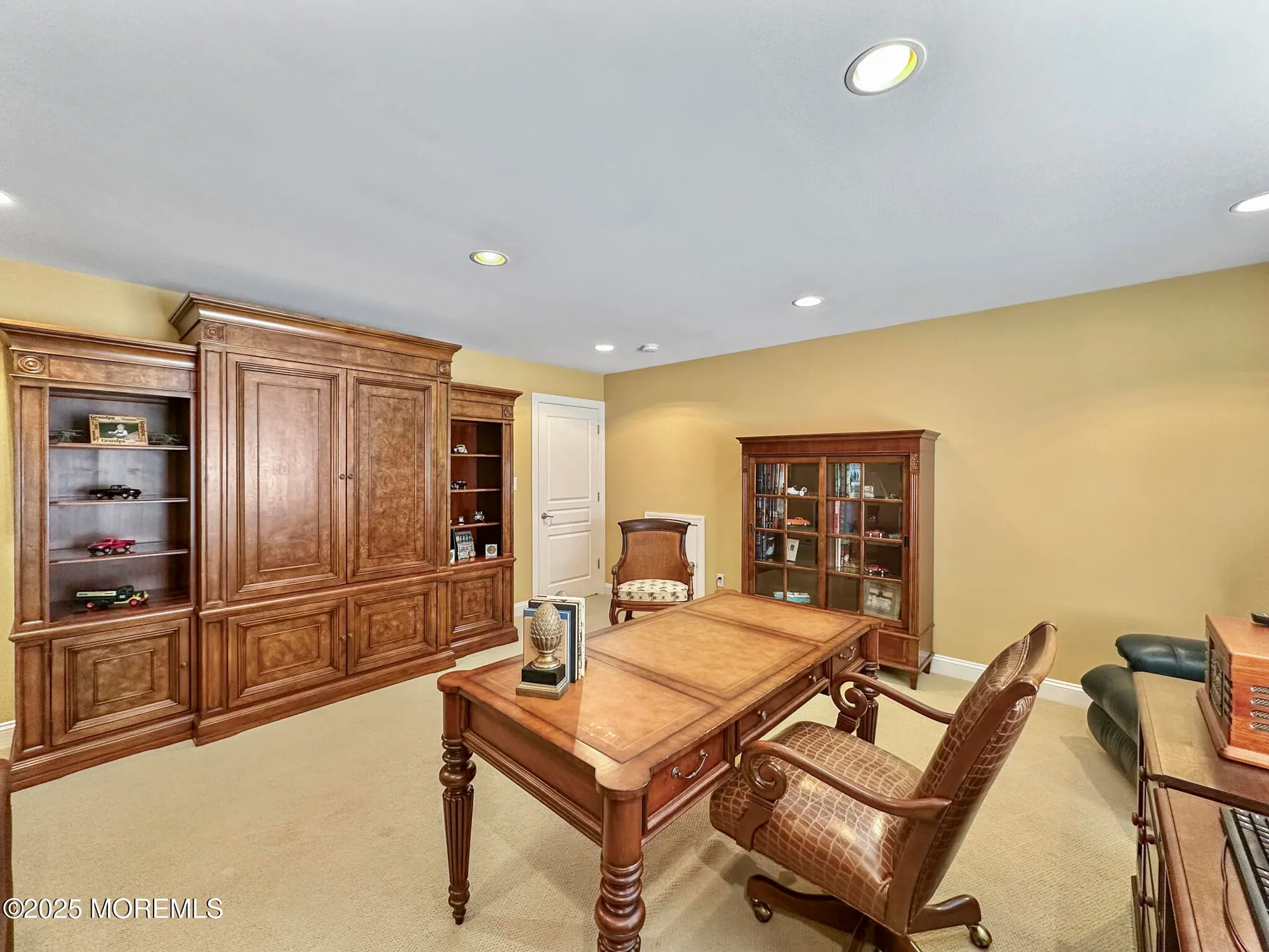 Property Slideshow image 31 of 49 | 142 scarborough way, Marlboro, NJ, 07746