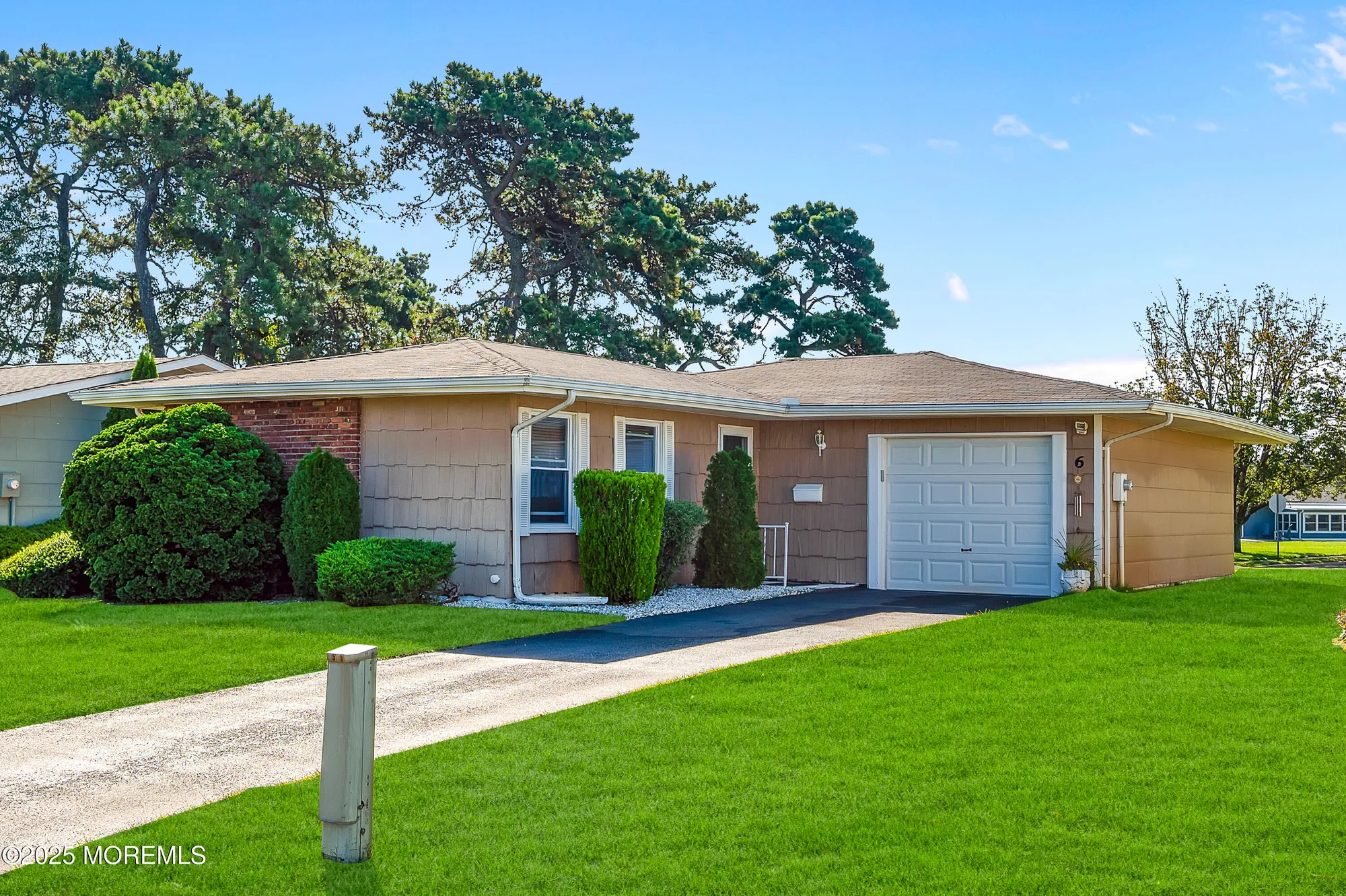 Property Slideshow image 1 of 25 | 6 heywood ct, Brick, NJ, 08724